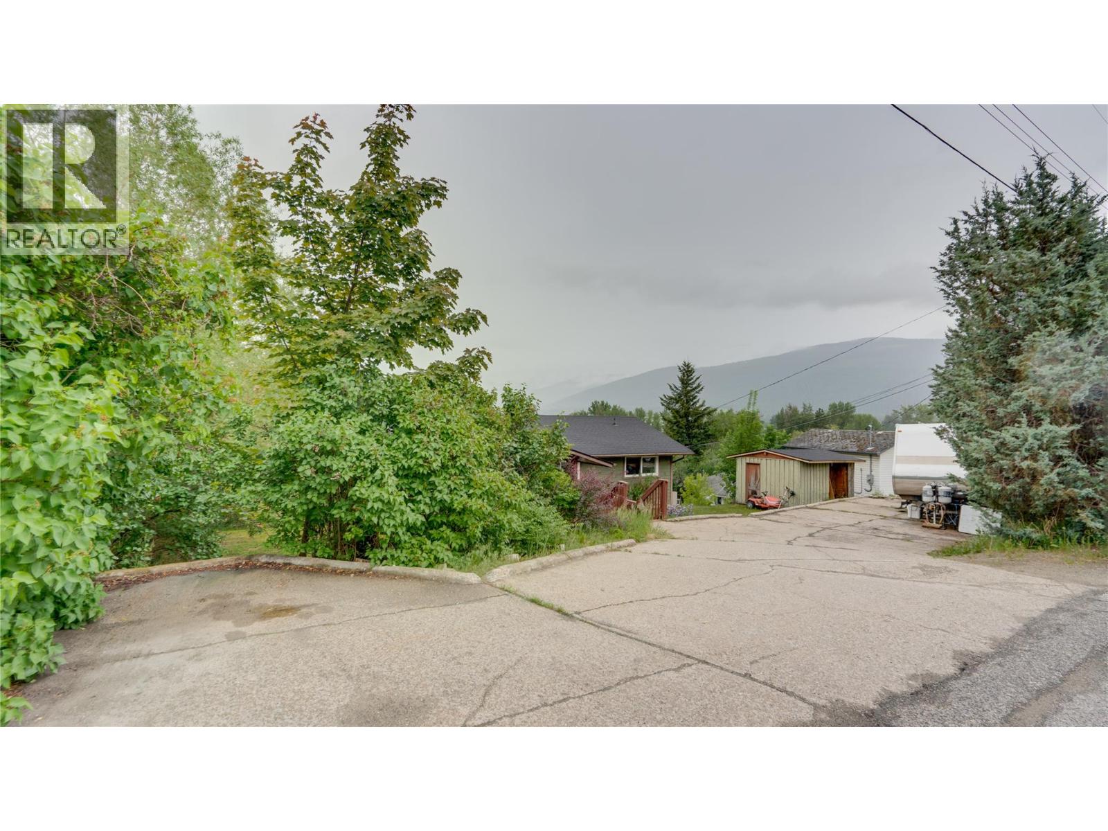 2025 Catt Avenue, Lumby, British Columbia  V0E 2G0 - Photo 44 - 10388927