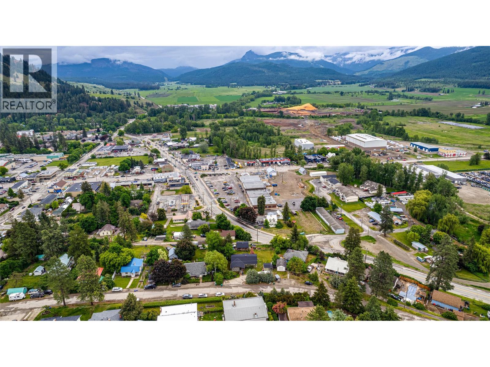 2025 Catt Avenue, Lumby, British Columbia  V0E 2G0 - Photo 49 - 10388927