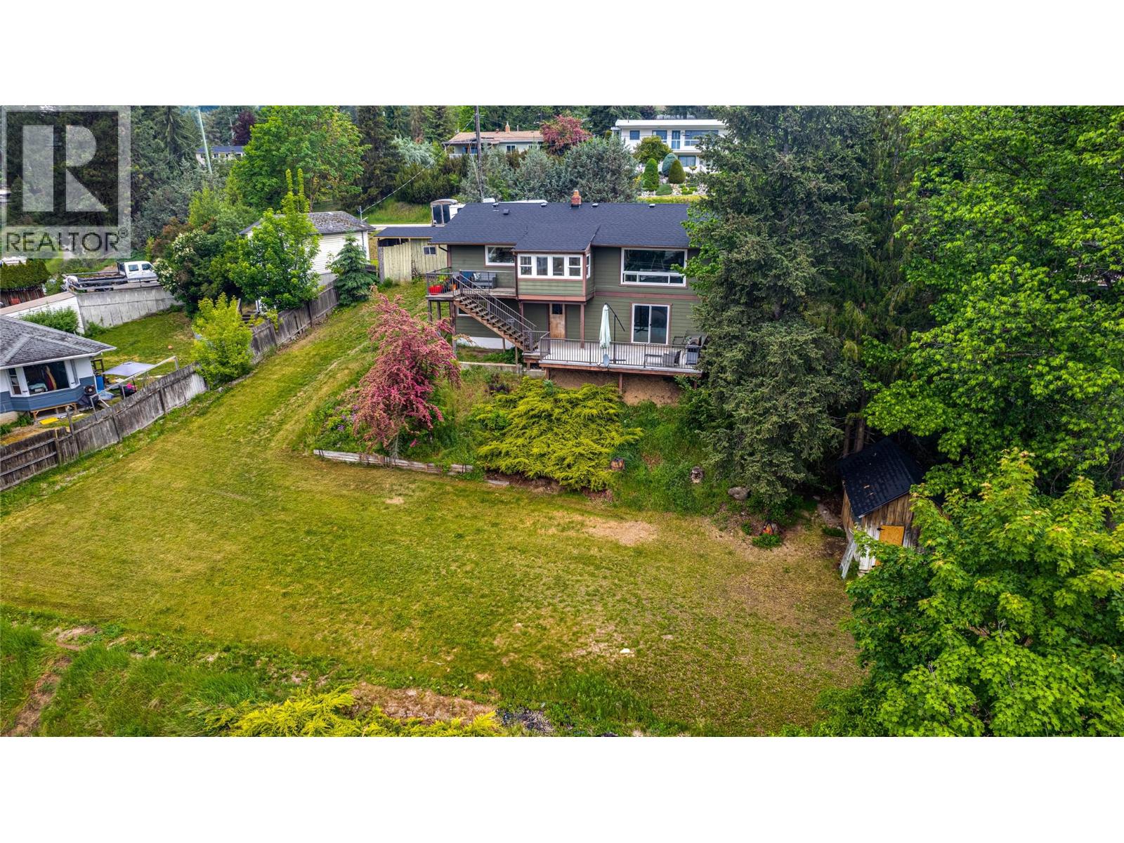 2025 Catt Avenue, Lumby, British Columbia  V0E 2G0 - Photo 6 - 10388927