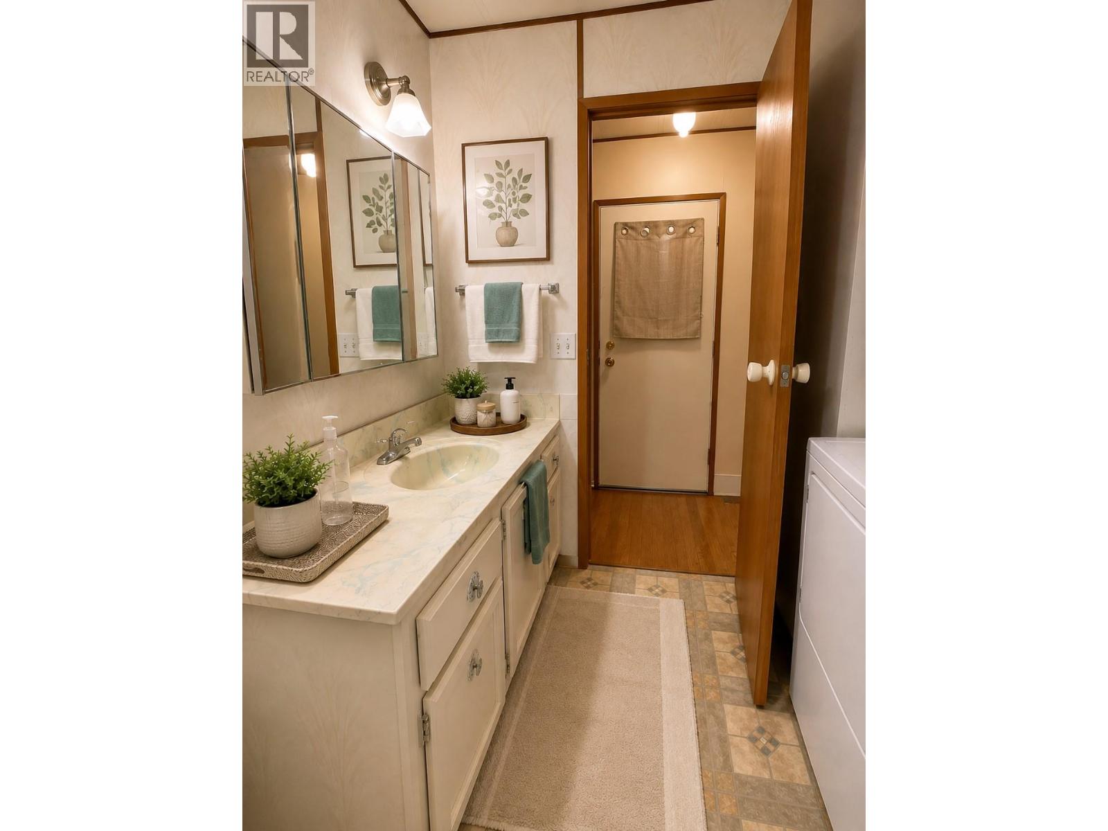 3745 Lakeshore Road Unit# 110, Kelowna, British Columbia  V1W 3K4 - Photo 22 - 10389332