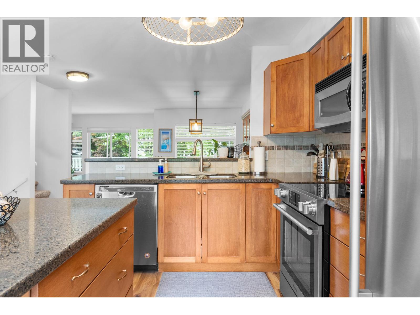1853 Parkview Crescent Unit# 8, Kelowna, British Columbia  V1X 8A3 - Photo 8 - 10389196