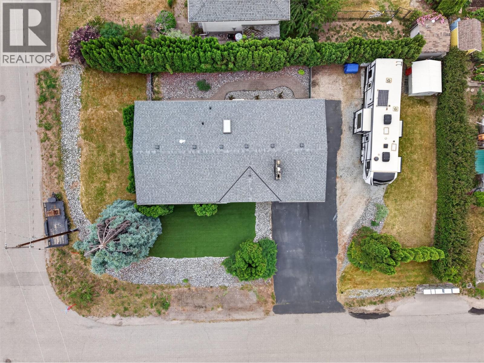 1685 Jonathan Road, kelowna, British Columbia