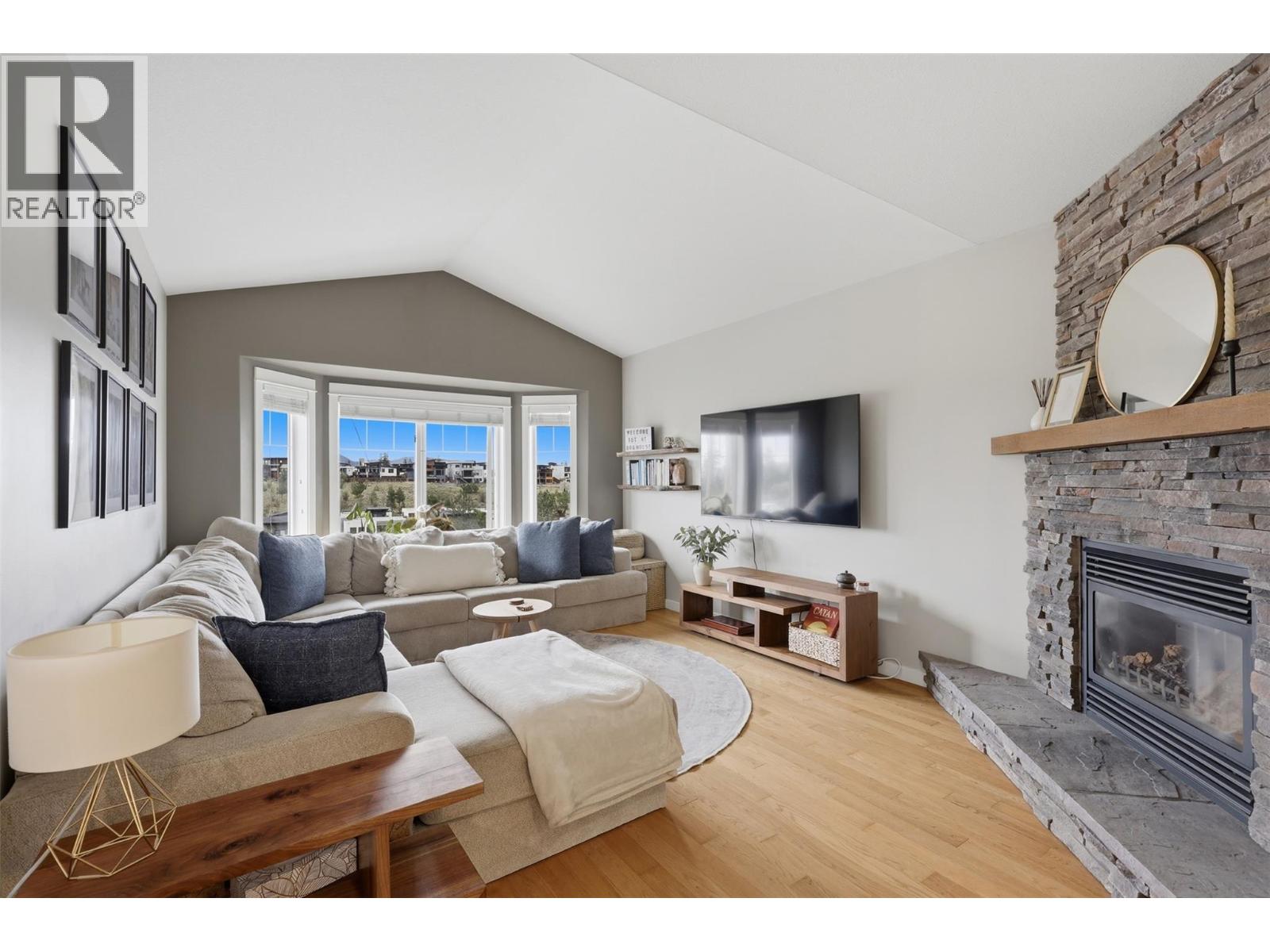 1370 Pacific Way, Kamloops, British Columbia  V2E 0A4 - Photo 3 - 10389051