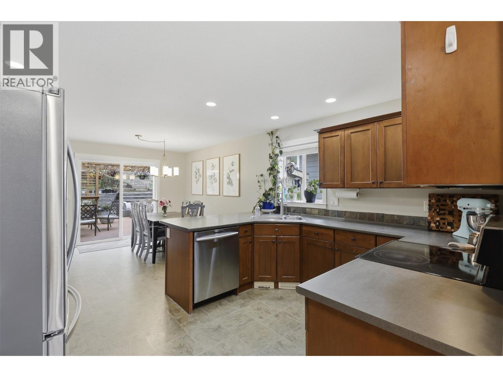 1370 Pacific Way, Kamloops, British Columbia  V2E 0A4 - Photo 8 - 10389051