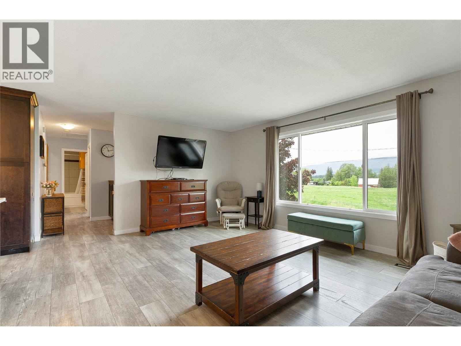 1214 Otter Lake Cross Road, Spallumcheen, British Columbia  V4Y 0N8 - Photo 5 - 10389256