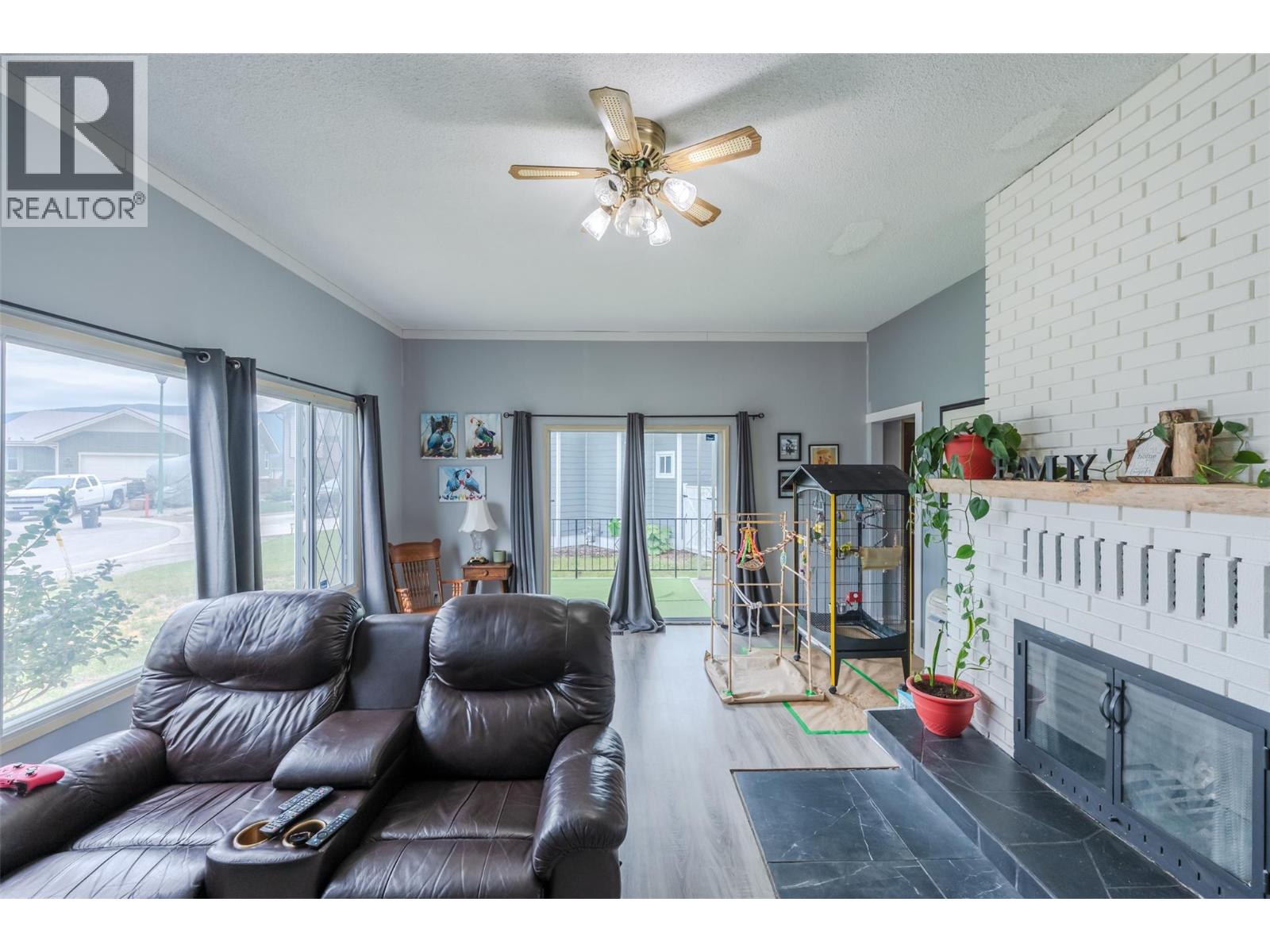 7503 Howis Crescent, Summerland, British Columbia  V0H 1Z4 - Photo 3 - 10388952