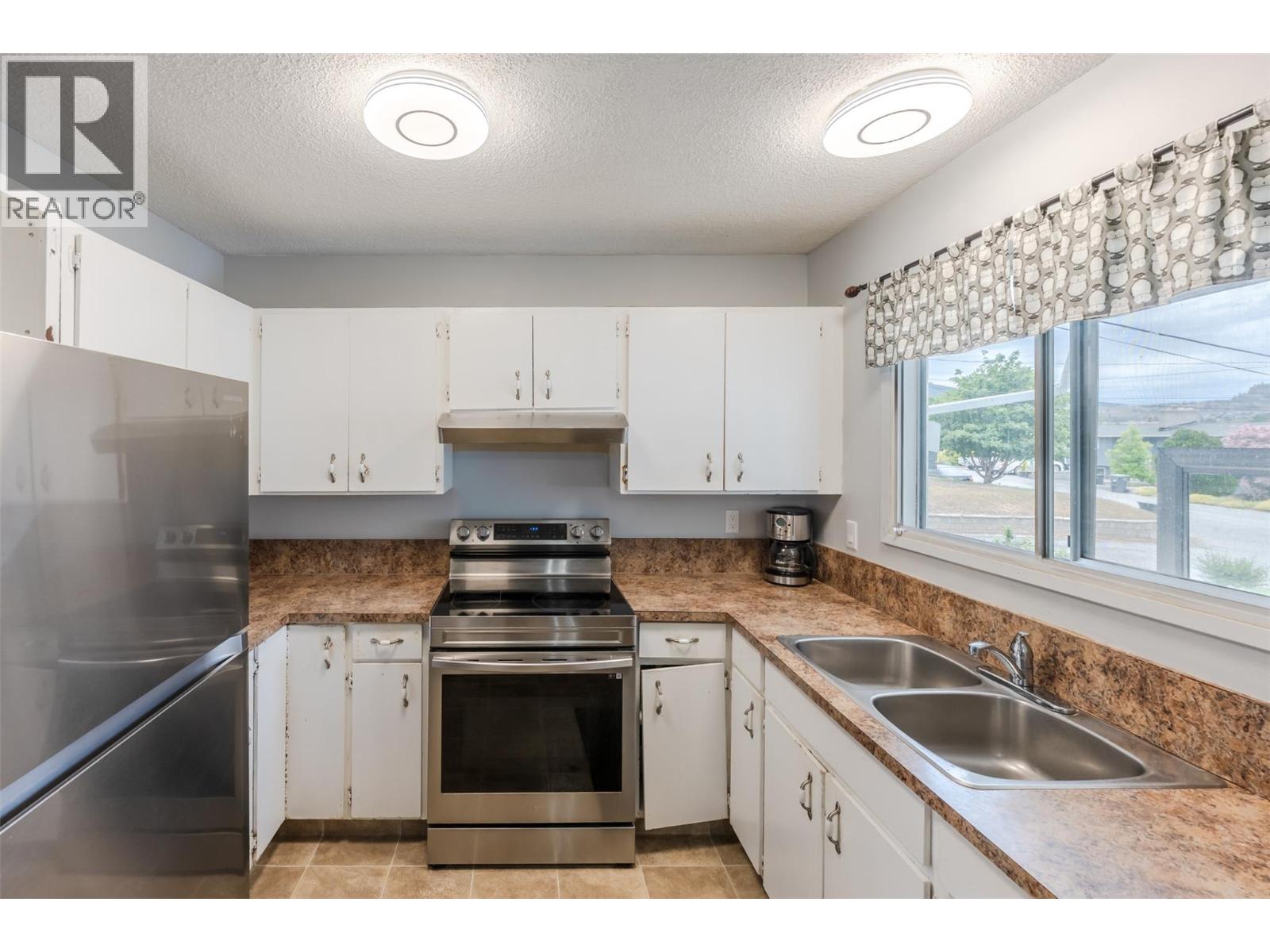 7503 Howis Crescent, Summerland, British Columbia  V0H 1Z4 - Photo 8 - 10388952