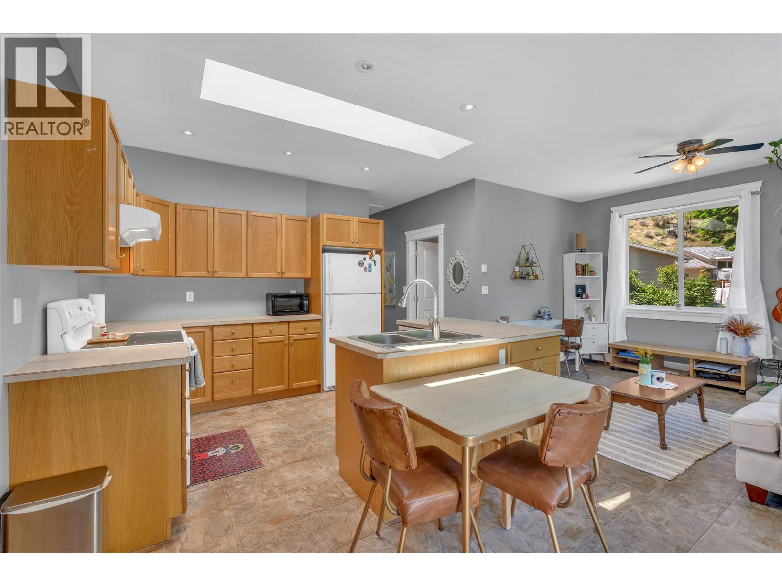 14406 Latimer Avenue, Summerland, British Columbia  V0H 1Z0 - Photo 5 - 10388564
