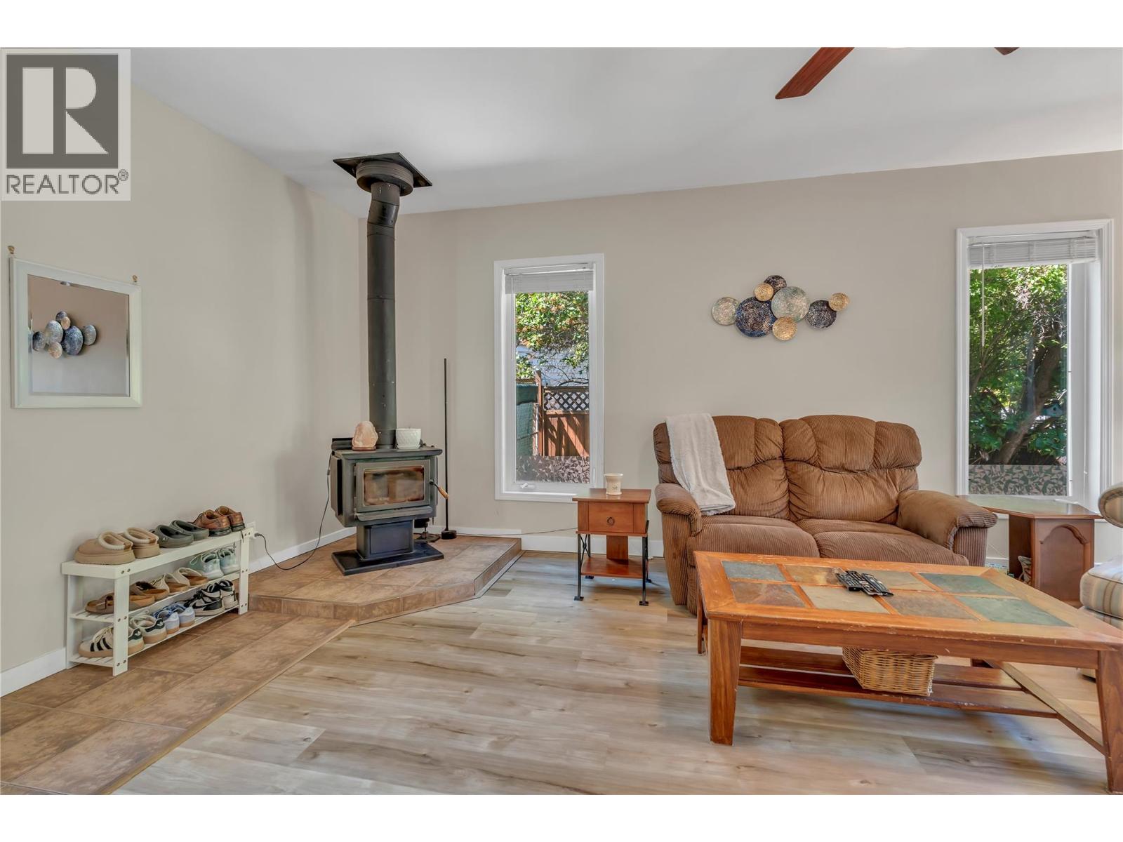 14406 Latimer Avenue, Summerland, British Columbia  V0H 1Z0 - Photo 9 - 10388564