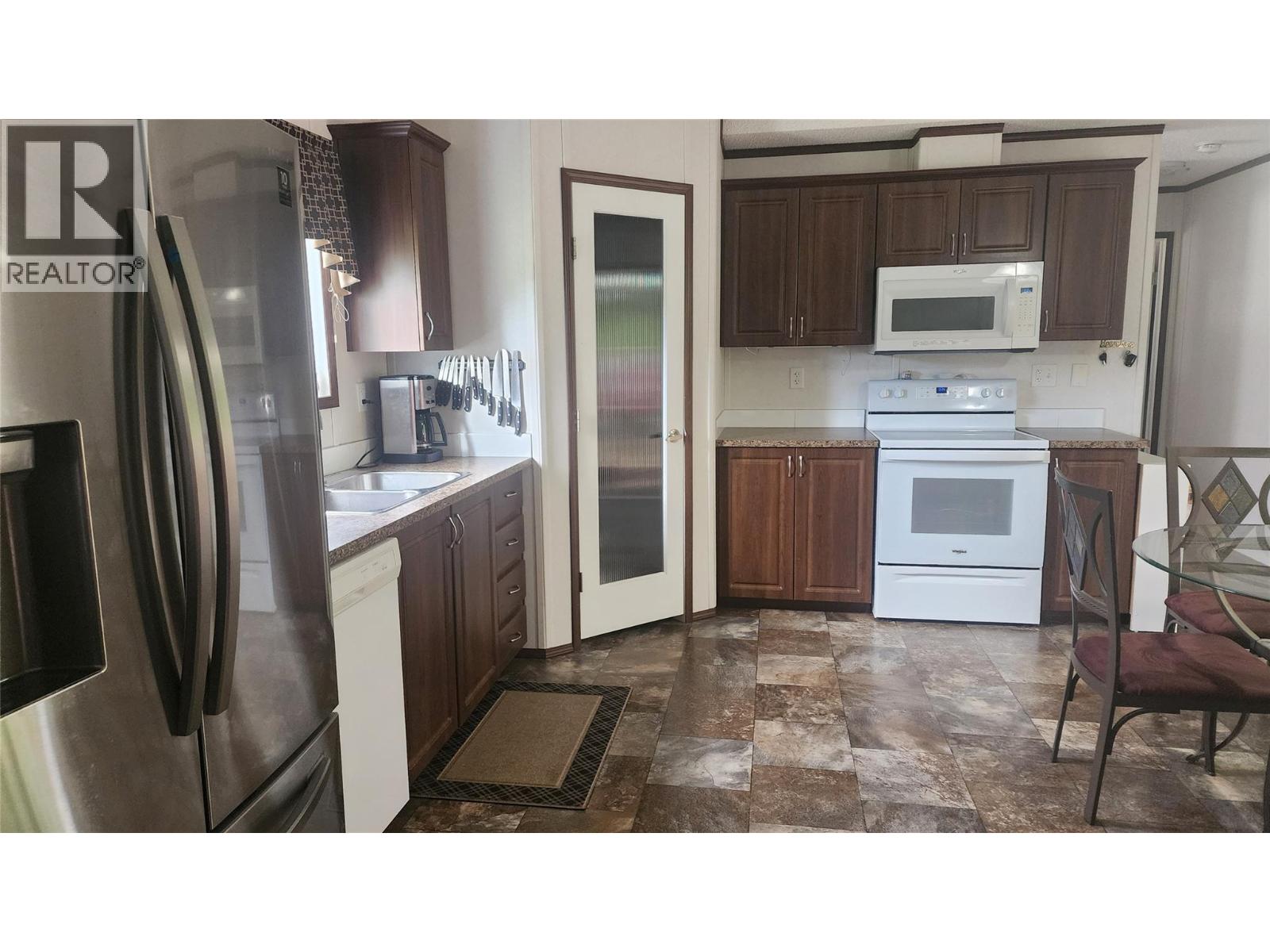 3015 6 Highway, Nakusp, British Columbia  V0G 1R1 - Photo 11 - 10389288