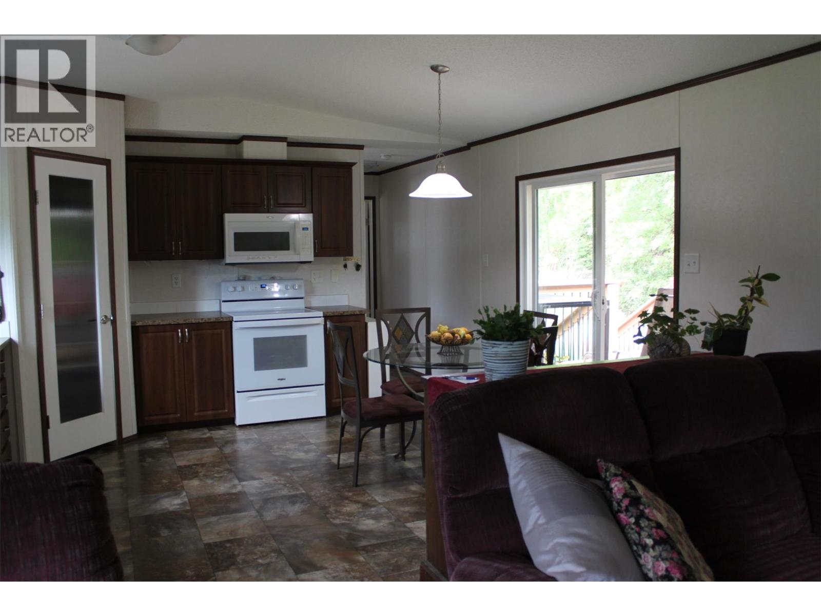 3015 6 Highway, Nakusp, British Columbia  V0G 1R1 - Photo 8 - 10389288