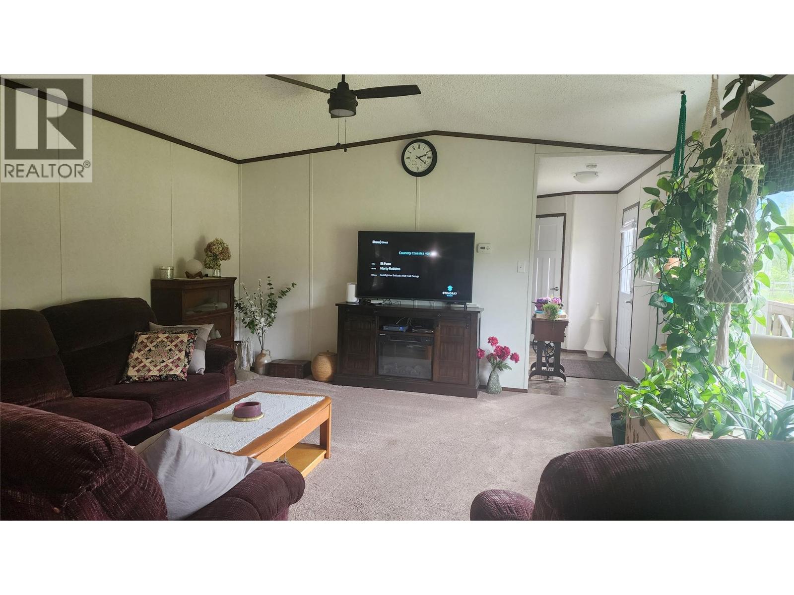 3015 6 Highway, Nakusp, British Columbia  V0G 1R1 - Photo 9 - 10389288