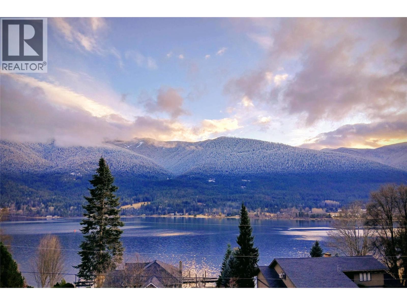 6421 Sunshine Drive, Balfour, British Columbia  V1L 6S1 - Photo 2 - 10389359