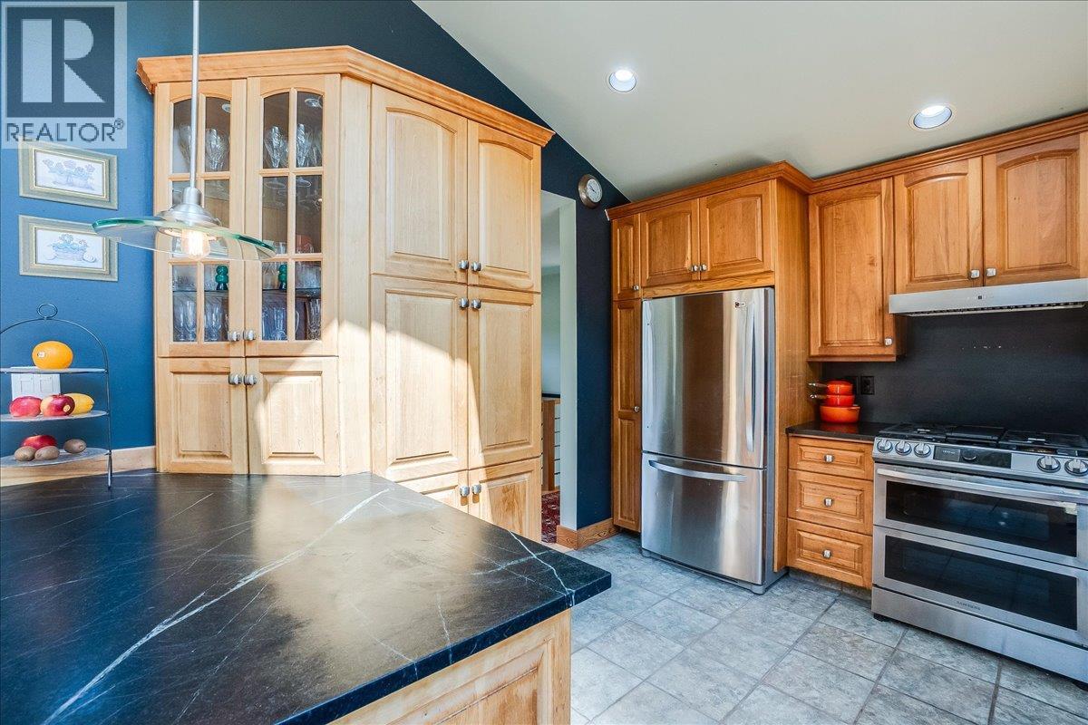 1001 Gilker Street, Nelson, British Columbia  V1L 5V3 - Photo 15 - 10389313