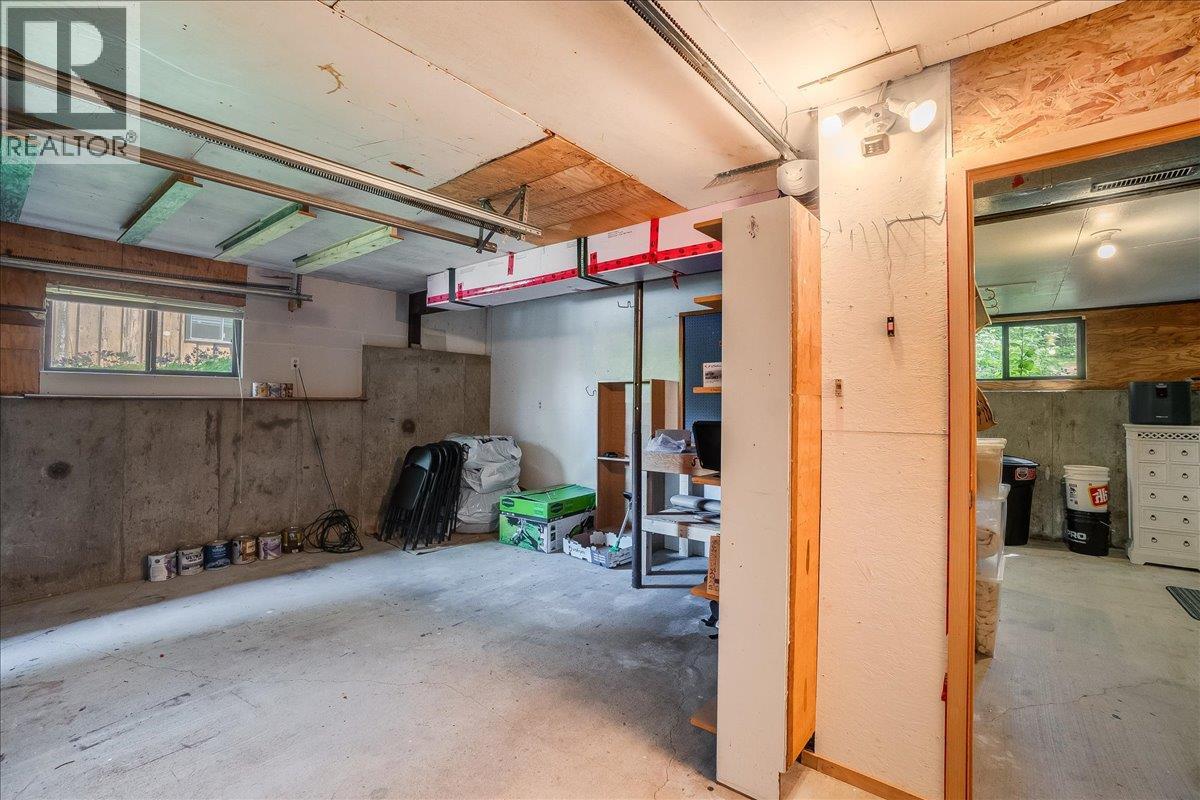 1001 Gilker Street, Nelson, British Columbia  V1L 5V3 - Photo 35 - 10389313