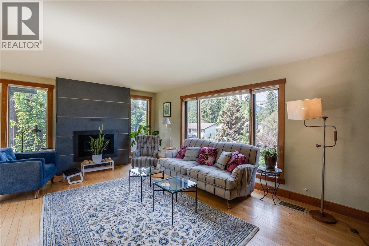 1001 Gilker Street, Nelson, British Columbia  V1L 5V3 - Photo 5 - 10389313