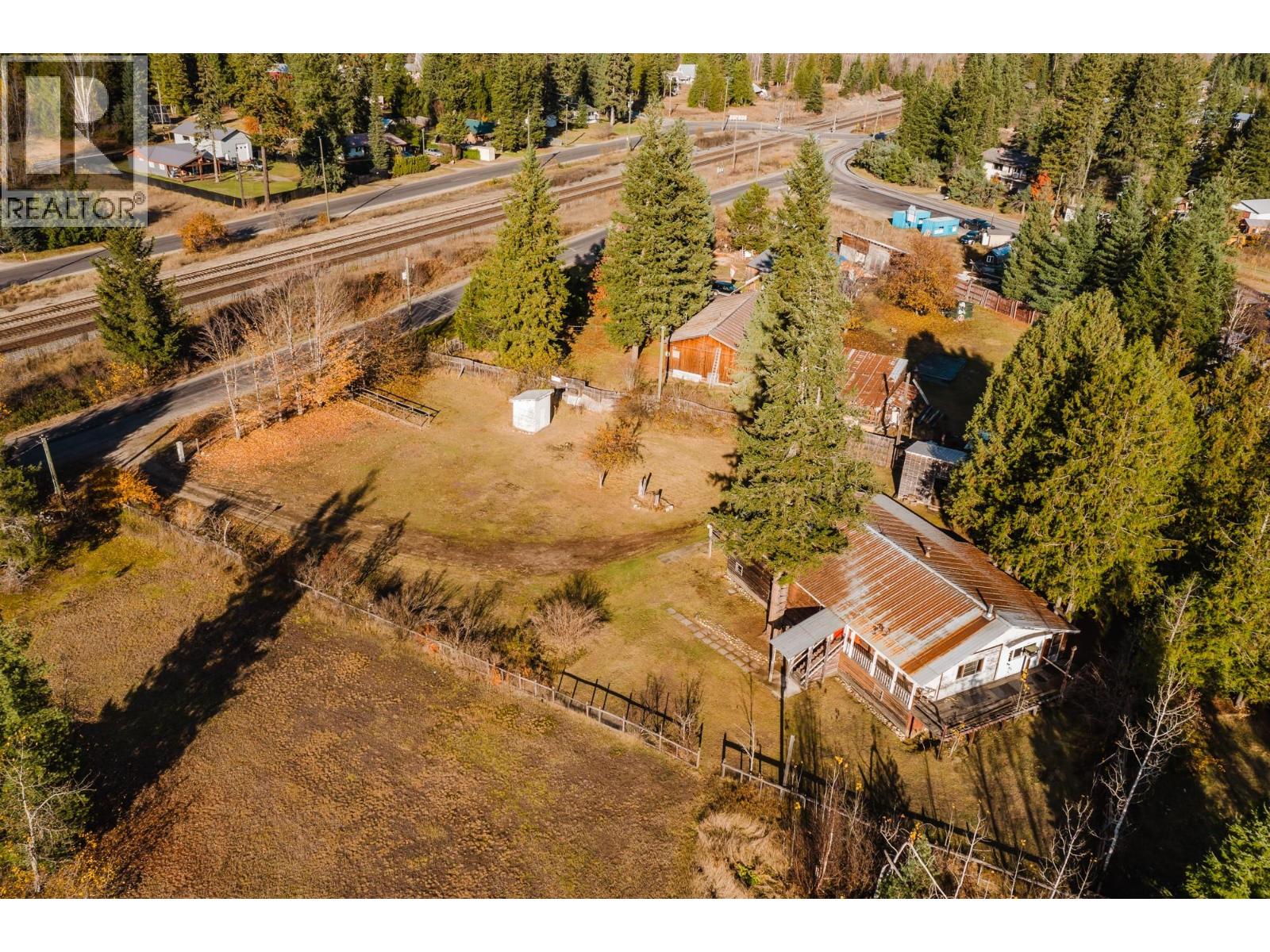 3974 Malakwa Station Road, Malakwa, British Columbia  V0E 2J0 - Photo 42 - 10387470