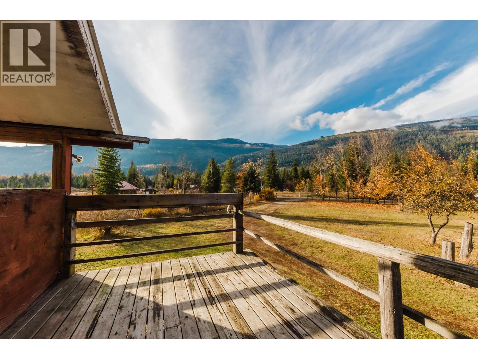 3974 Malakwa Station Road, Malakwa, British Columbia  V0E 2J0 - Photo 6 - 10387470