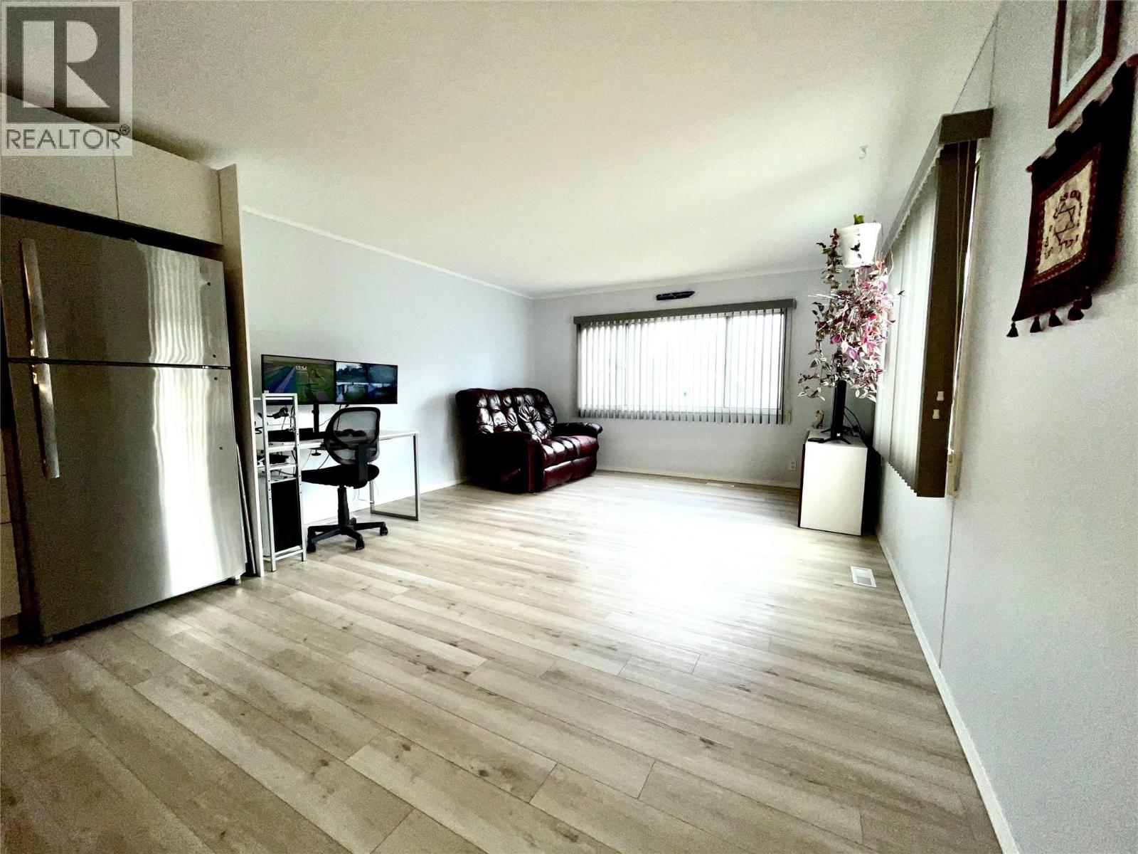 2321 33rd Avenue N, Cranbrook, British Columbia  V1C 3Y9 - Photo 2 - 10389346