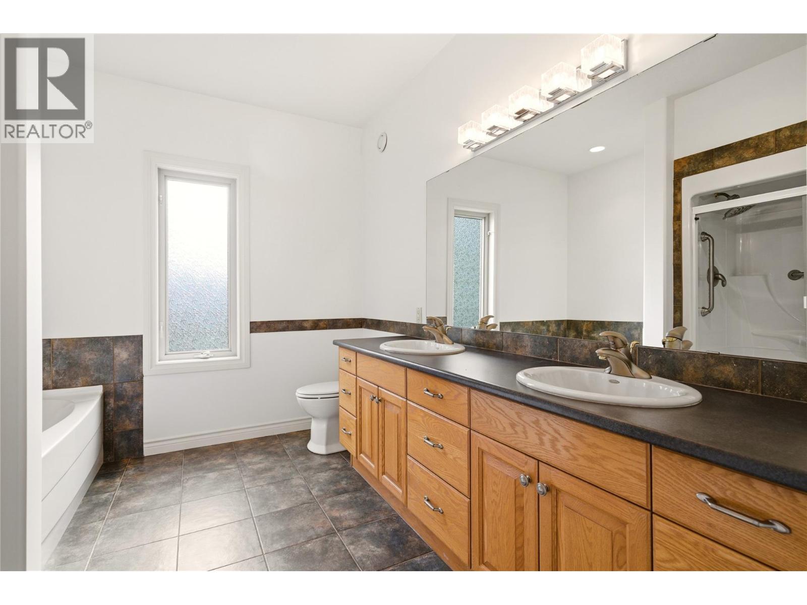 448 Viewcrest Road, Kelowna, British Columbia  V1W 4K1 - Photo 29 - 10389290