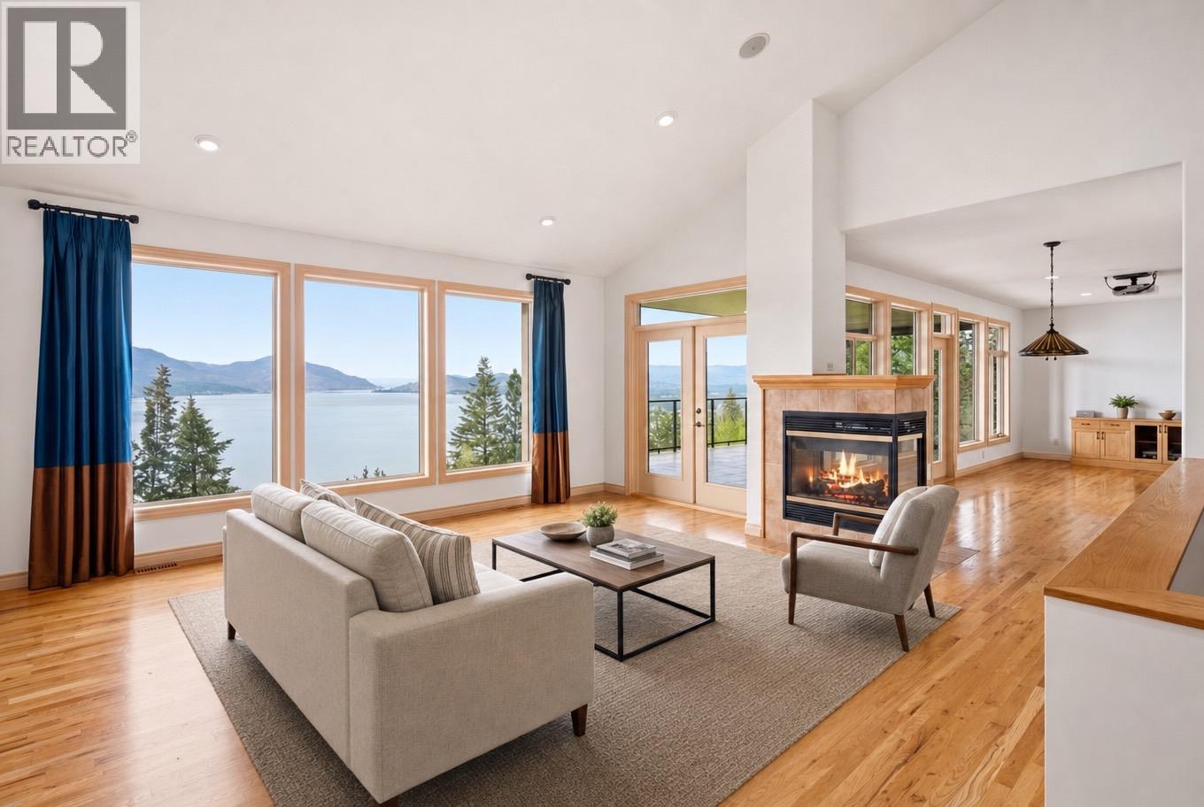 448 Viewcrest Road, Kelowna, British Columbia  V1W 4K1 - Photo 4 - 10389290