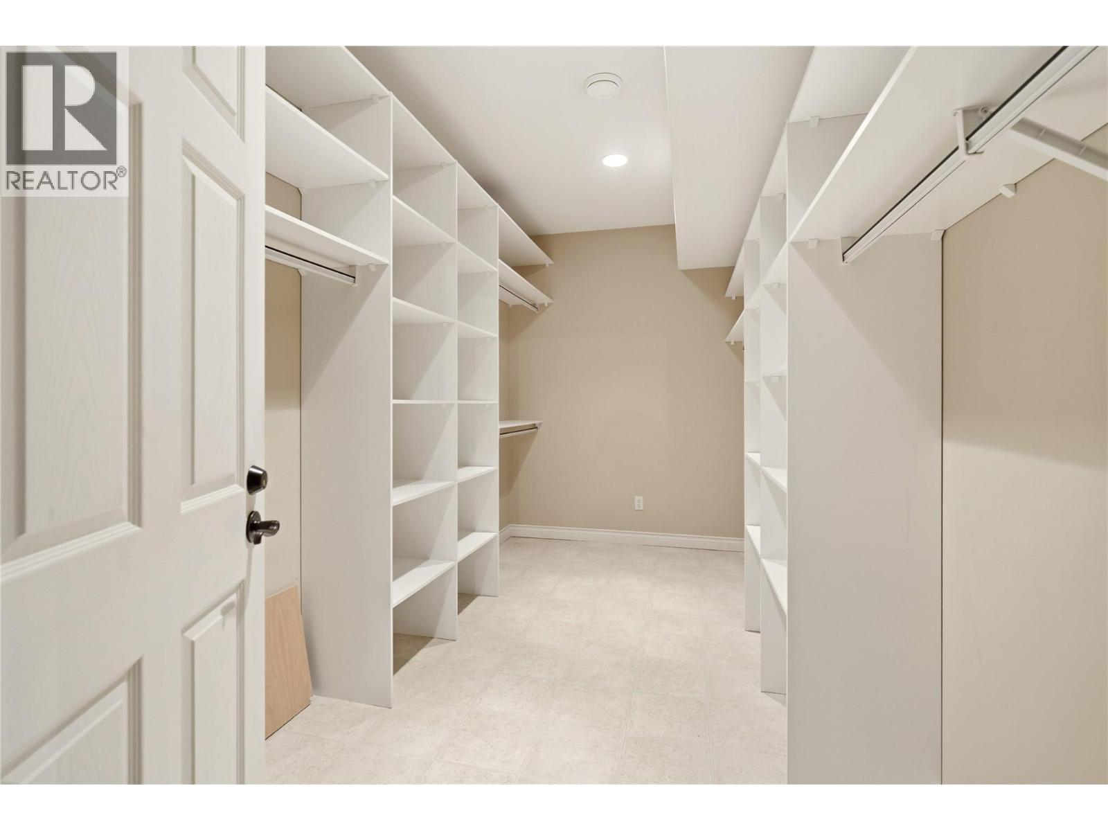 448 Viewcrest Road, Kelowna, British Columbia  V1W 4K1 - Photo 52 - 10389290