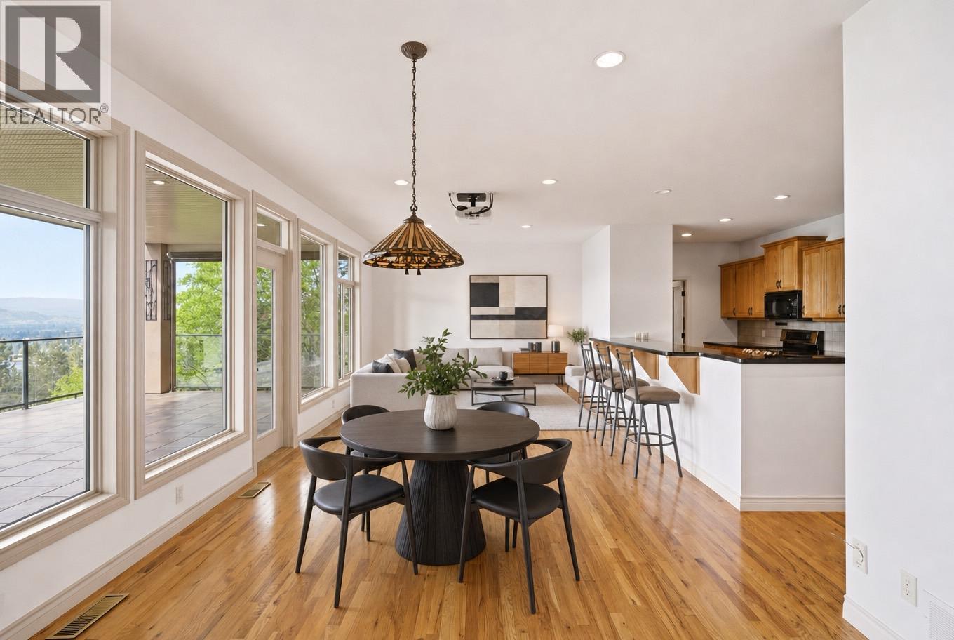 448 Viewcrest Road, Kelowna, British Columbia  V1W 4K1 - Photo 9 - 10389290