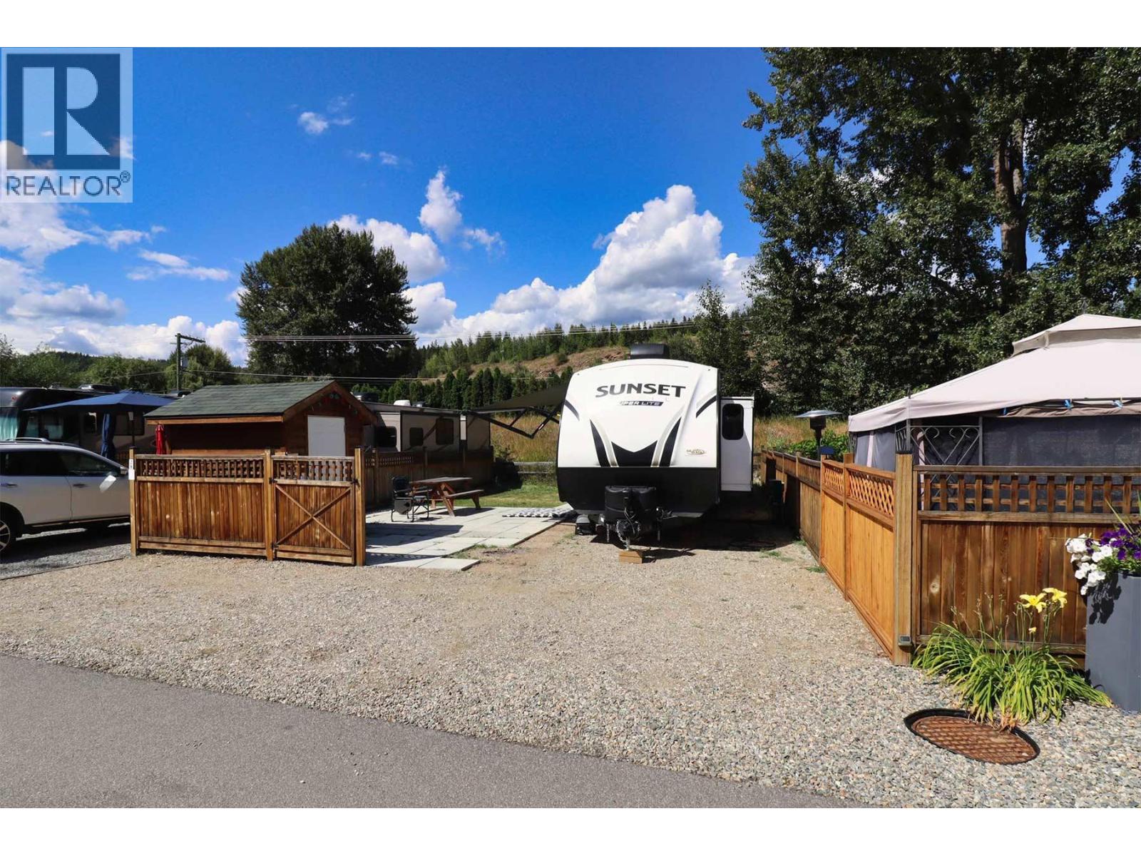 26 Cottonwood Drive, lee creek, British Columbia
