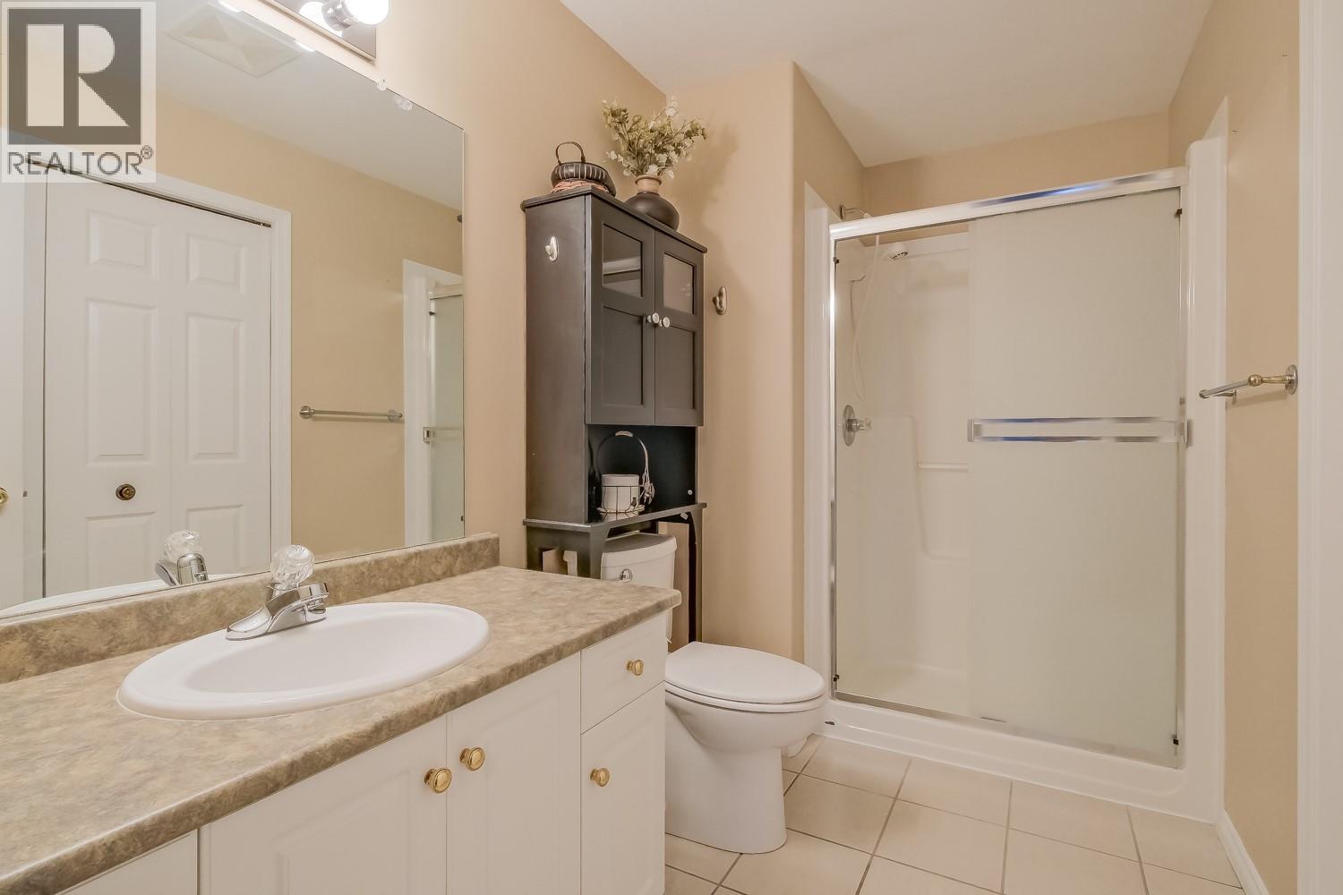 2255 Atkinson Street Unit# 202, Penticton, British Columbia  V2A 8R7 - Photo 4 - 10389407