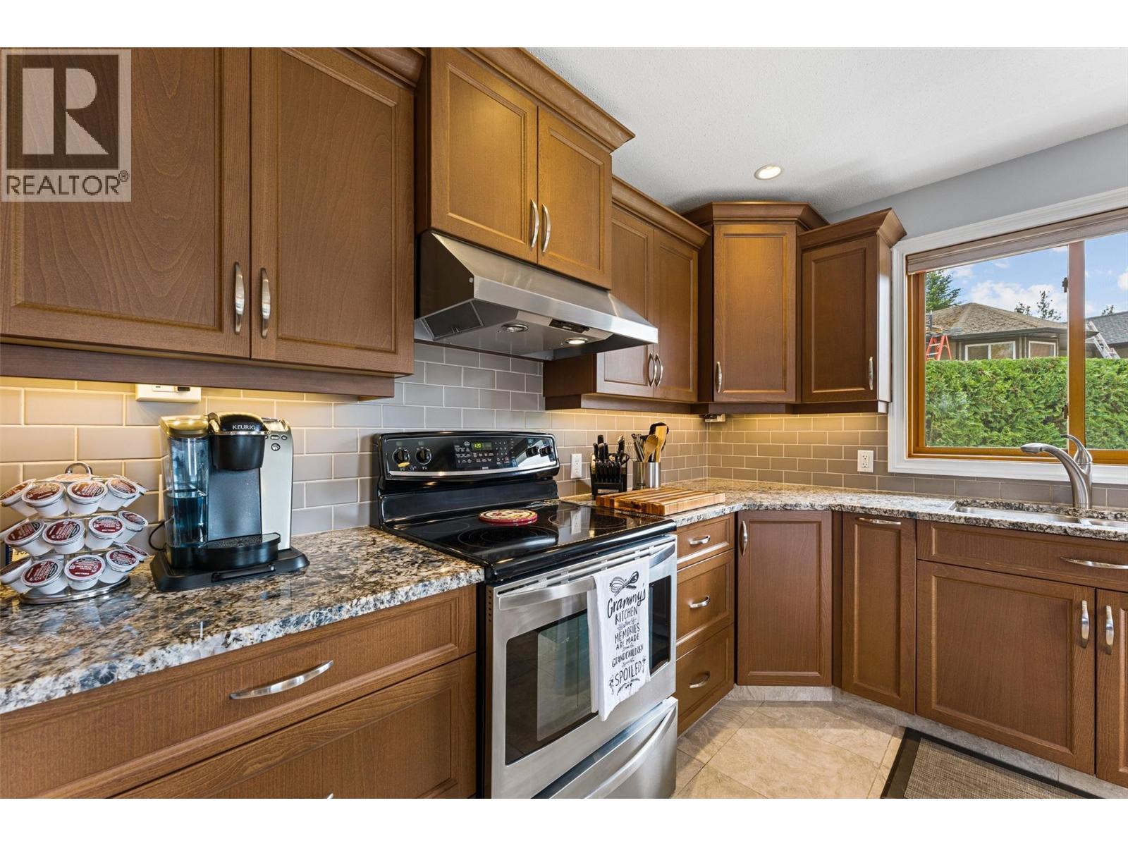 10911 Lehmann Road, Lake Country, British Columbia  V4V 1N9 - Photo 3 - 10388720