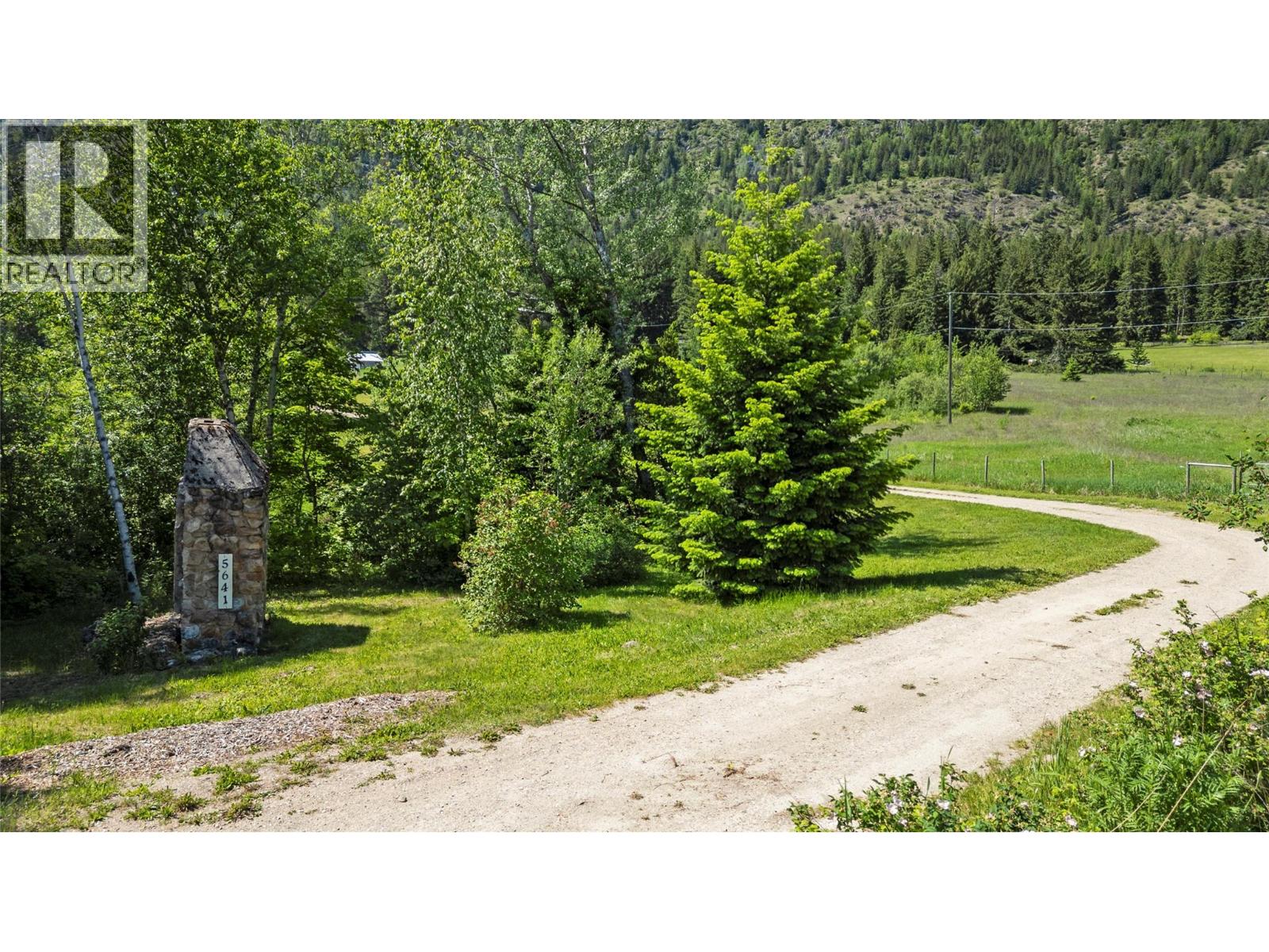 5641 50 Street Nw, Salmon Arm, British Columbia  V1E 3A6 - Photo 10 - 10388430