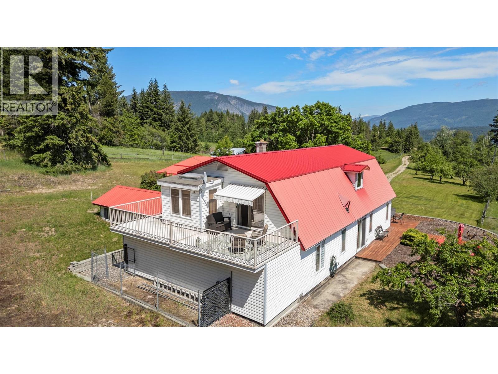 5641 50 Street Nw, Salmon Arm, British Columbia  V1E 3A6 - Photo 2 - 10388430
