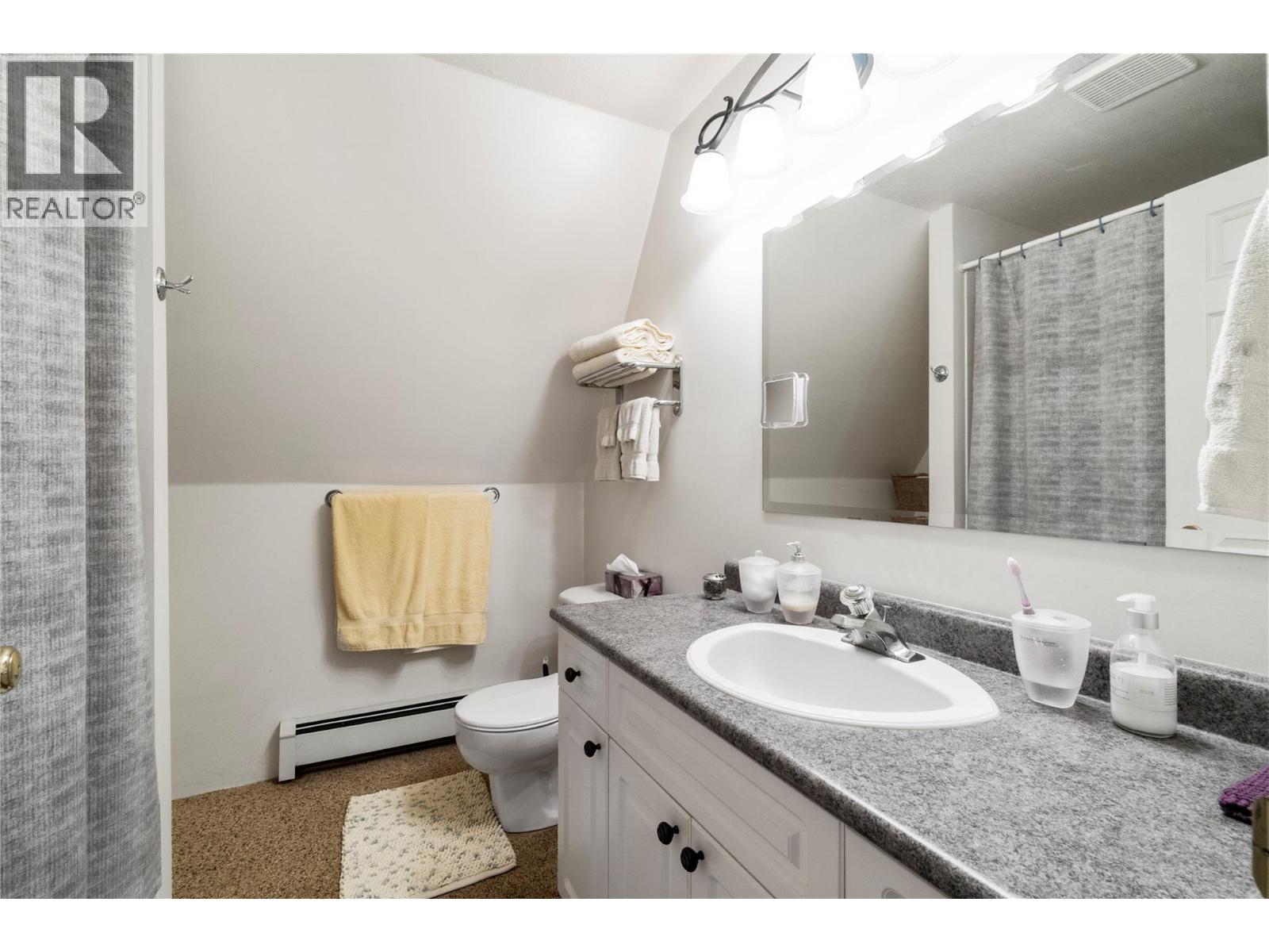 5641 50 Street Nw, Salmon Arm, British Columbia  V1E 3A6 - Photo 33 - 10388430