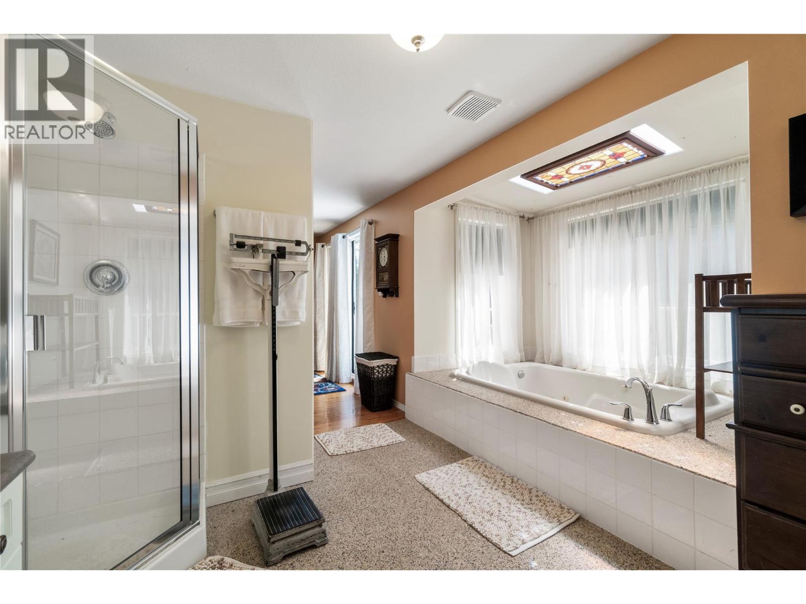 5641 50 Street Nw, Salmon Arm, British Columbia  V1E 3A6 - Photo 41 - 10388430