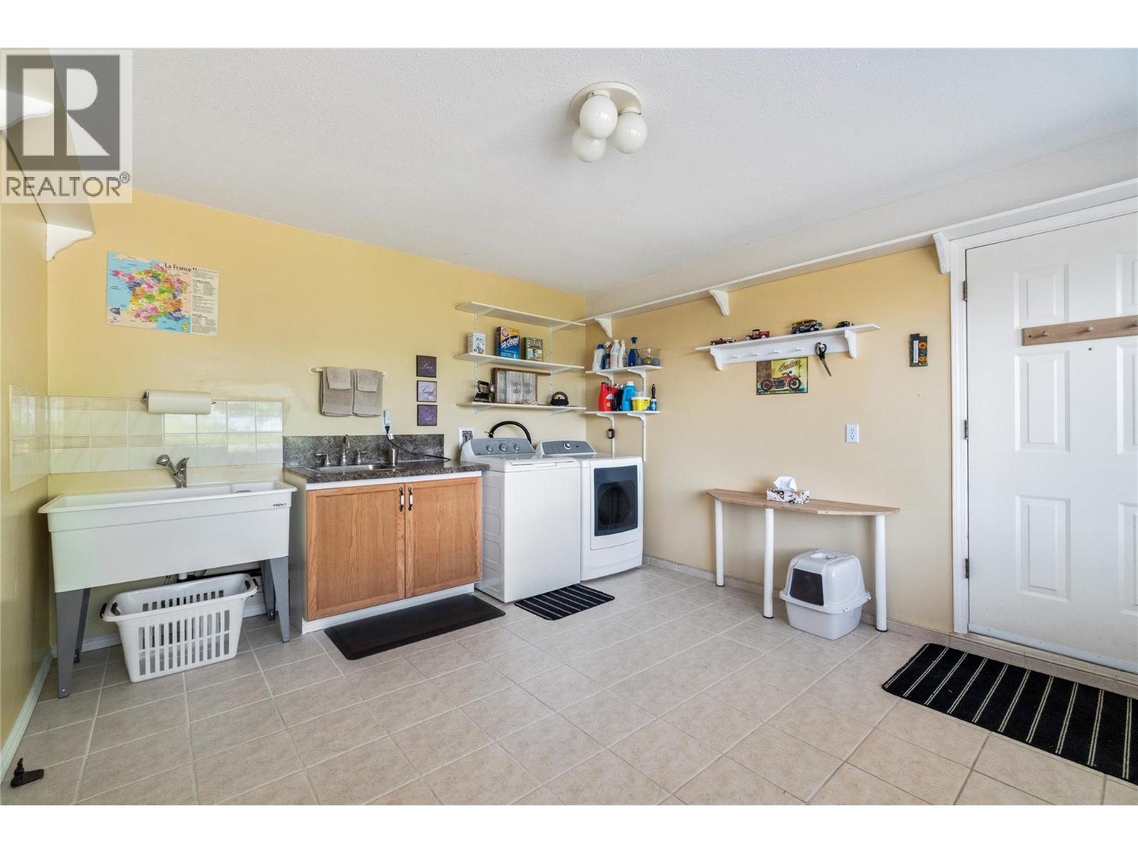 5641 50 Street Nw, Salmon Arm, British Columbia  V1E 3A6 - Photo 51 - 10388430