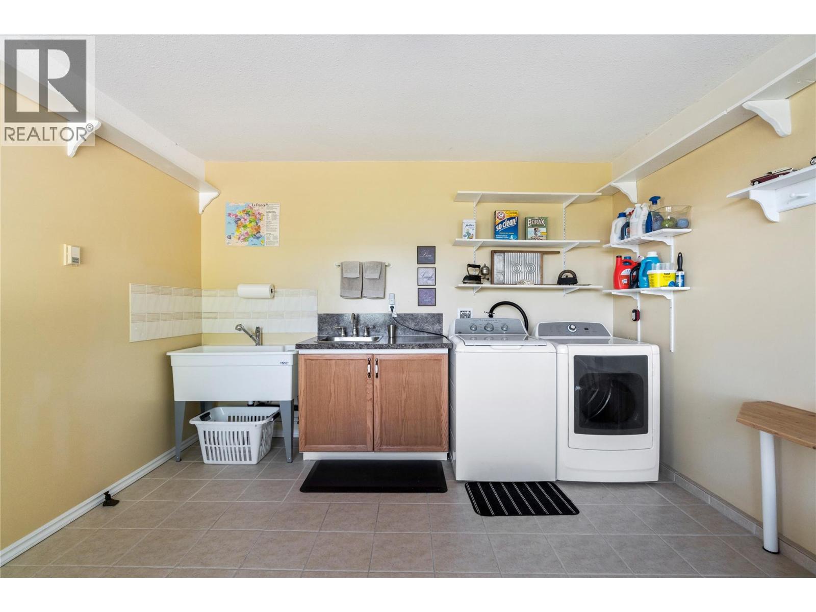 5641 50 Street Nw, Salmon Arm, British Columbia  V1E 3A6 - Photo 52 - 10388430