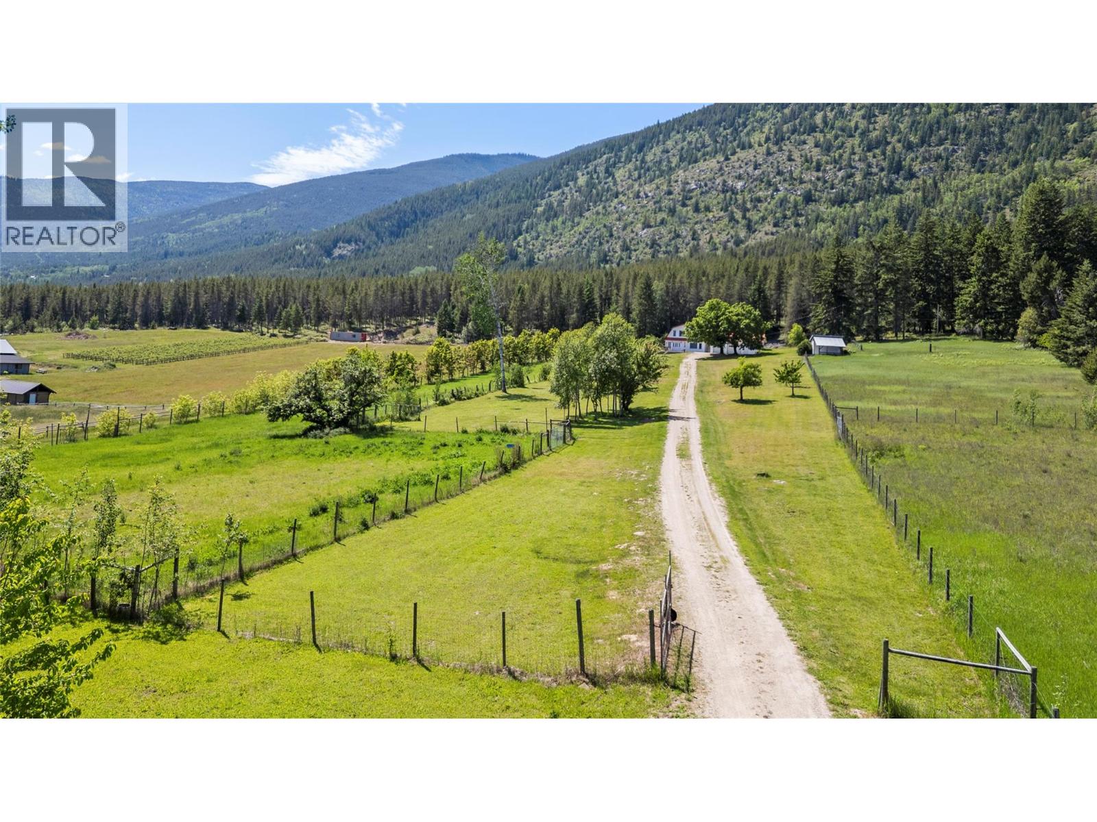 5641 50 Street Nw, Salmon Arm, British Columbia  V1E 3A6 - Photo 74 - 10388430