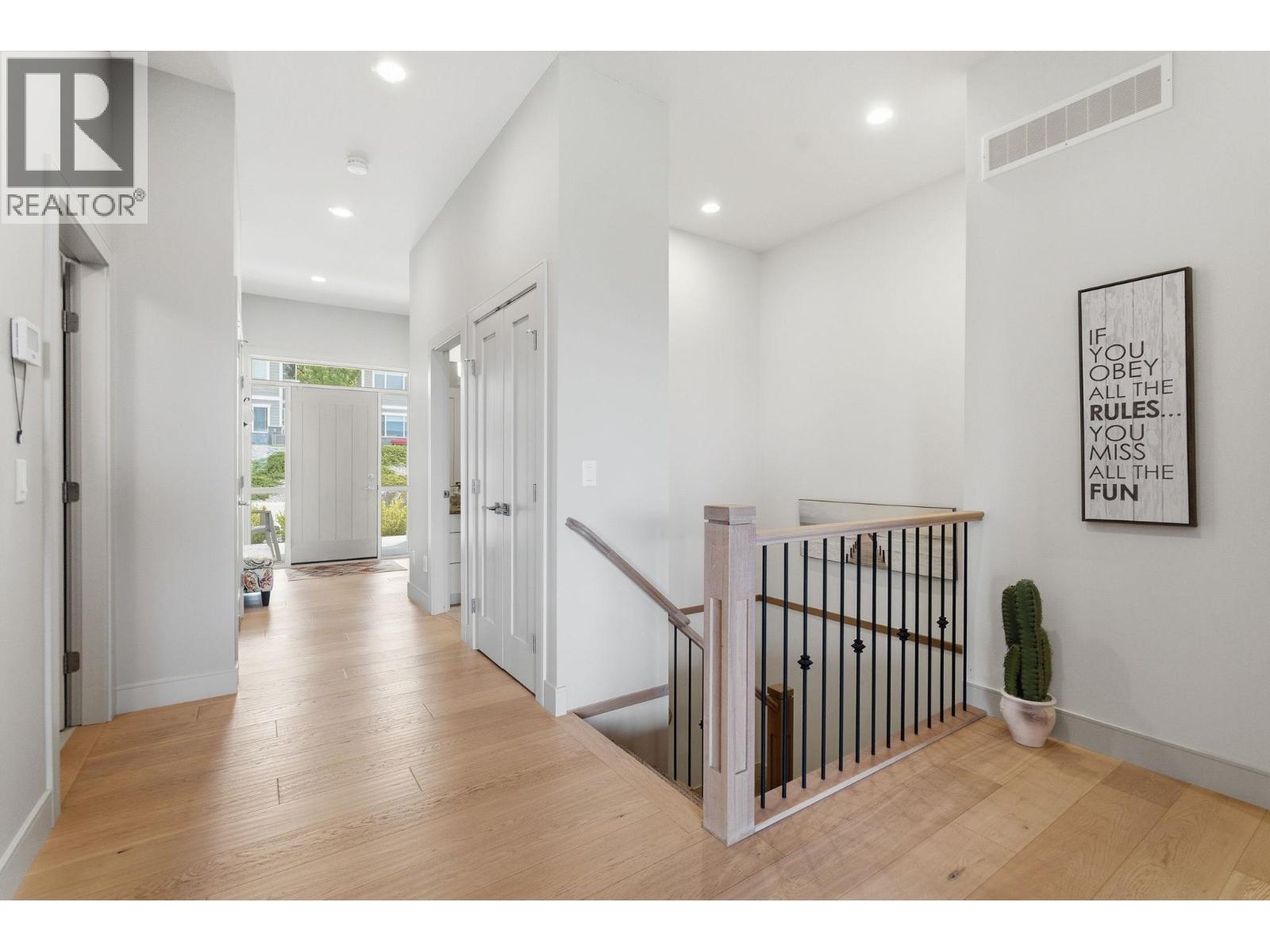 536 Tungsten Court, Kelowna, British Columbia  V1W 5J6 - Photo 11 - 10388713