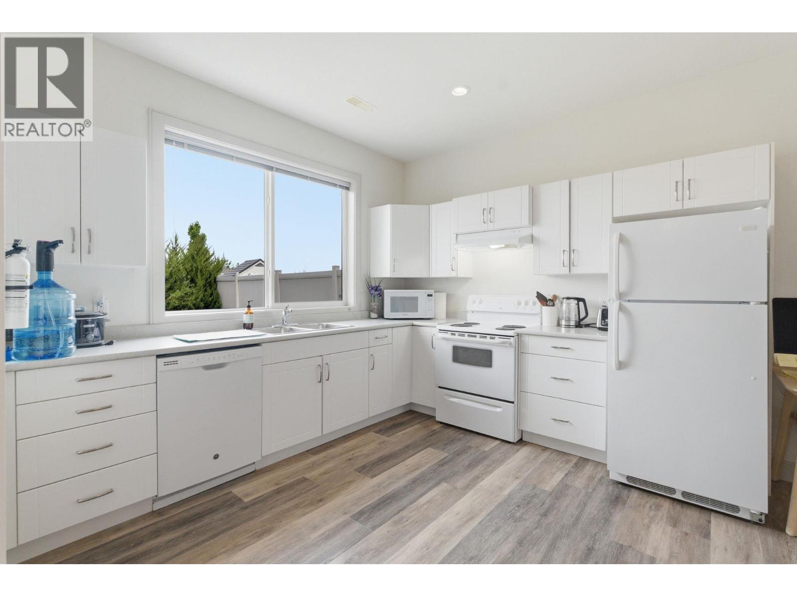 536 Tungsten Court, Kelowna, British Columbia  V1W 5J6 - Photo 24 - 10388713