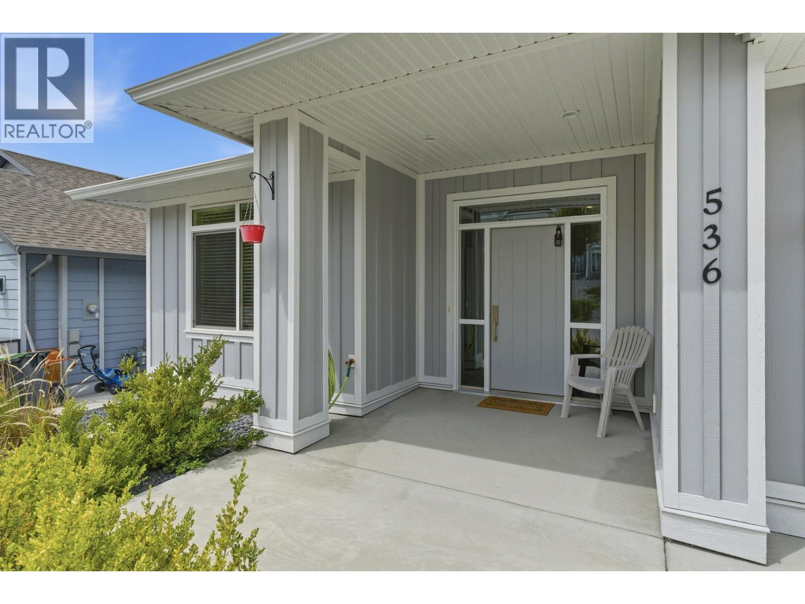 536 Tungsten Court, Kelowna, British Columbia  V1W 5J6 - Photo 3 - 10388713