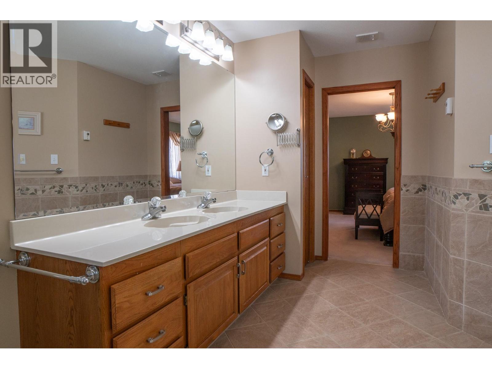 1924 Hurl Street, Creston, British Columbia  V0B 1G4 - Photo 31 - 10389386