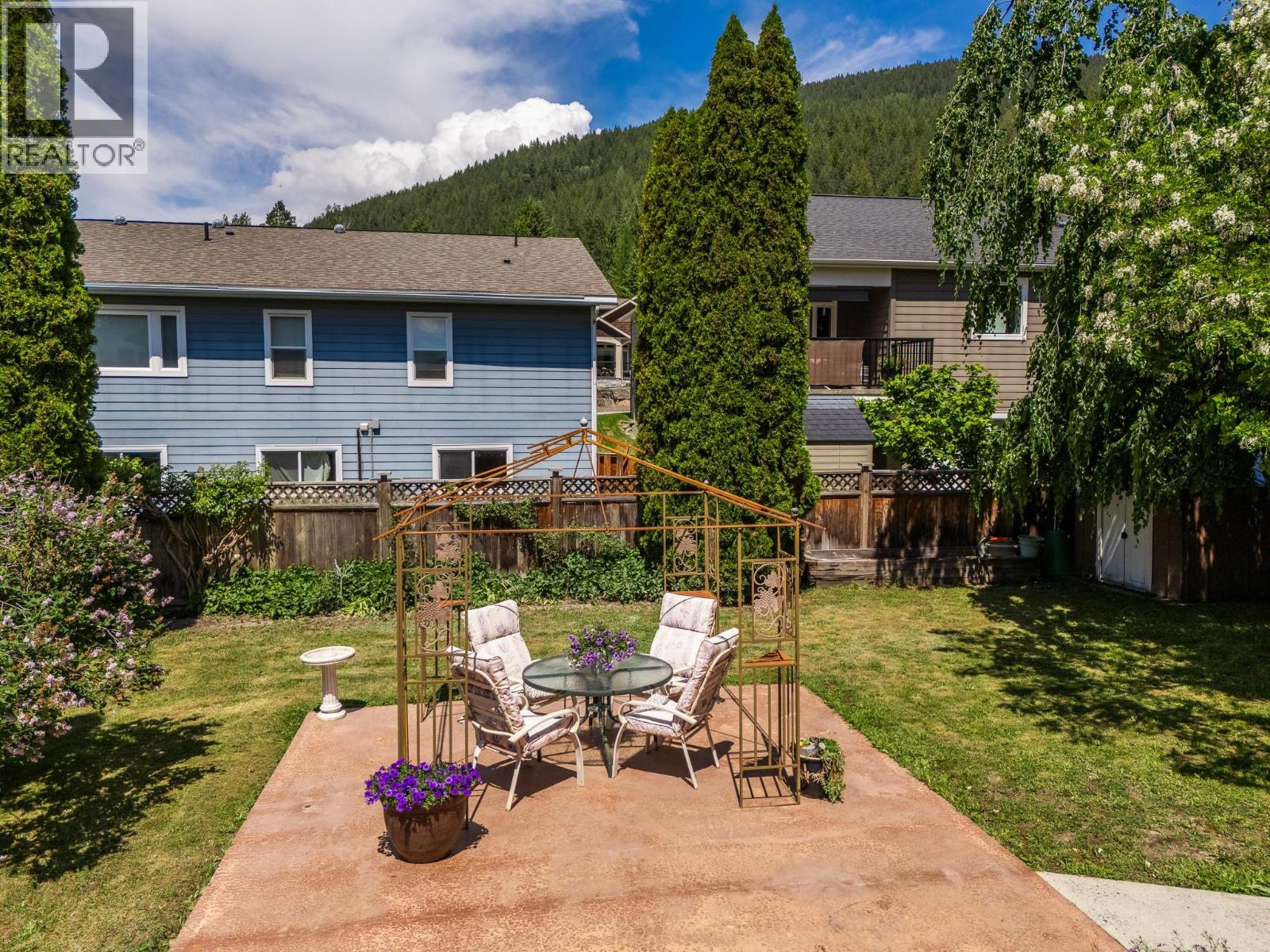1924 Hurl Street, Creston, British Columbia  V0B 1G4 - Photo 59 - 10389386