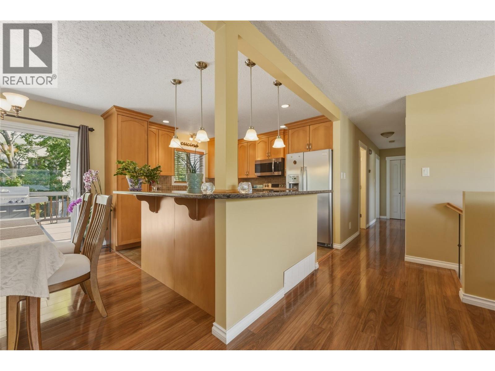 5524 South Vernon Place, Vernon, British Columbia  V1T 8N5 - Photo 10 - 10387956