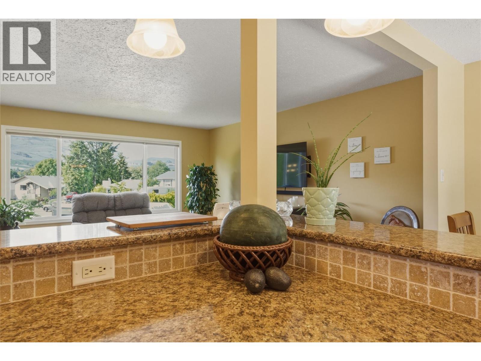 5524 South Vernon Place, Vernon, British Columbia  V1T 8N5 - Photo 15 - 10387956