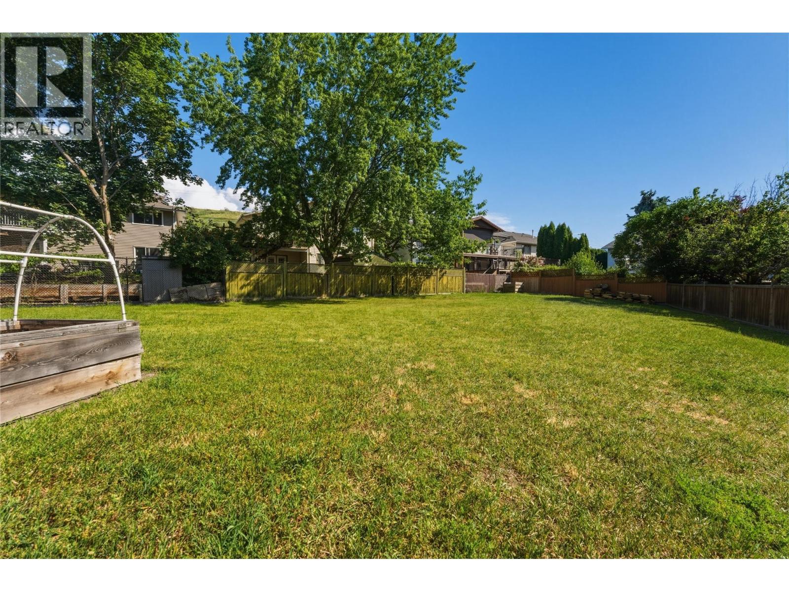 5524 South Vernon Place, Vernon, British Columbia  V1T 8N5 - Photo 3 - 10387956