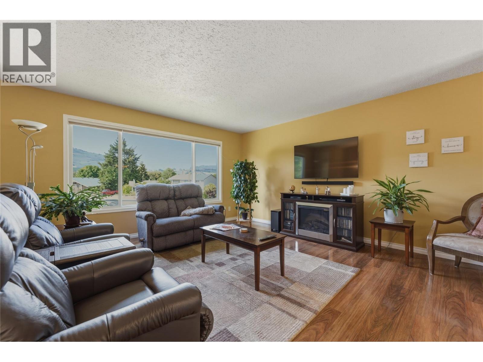 5524 South Vernon Place, Vernon, British Columbia  V1T 8N5 - Photo 6 - 10387956