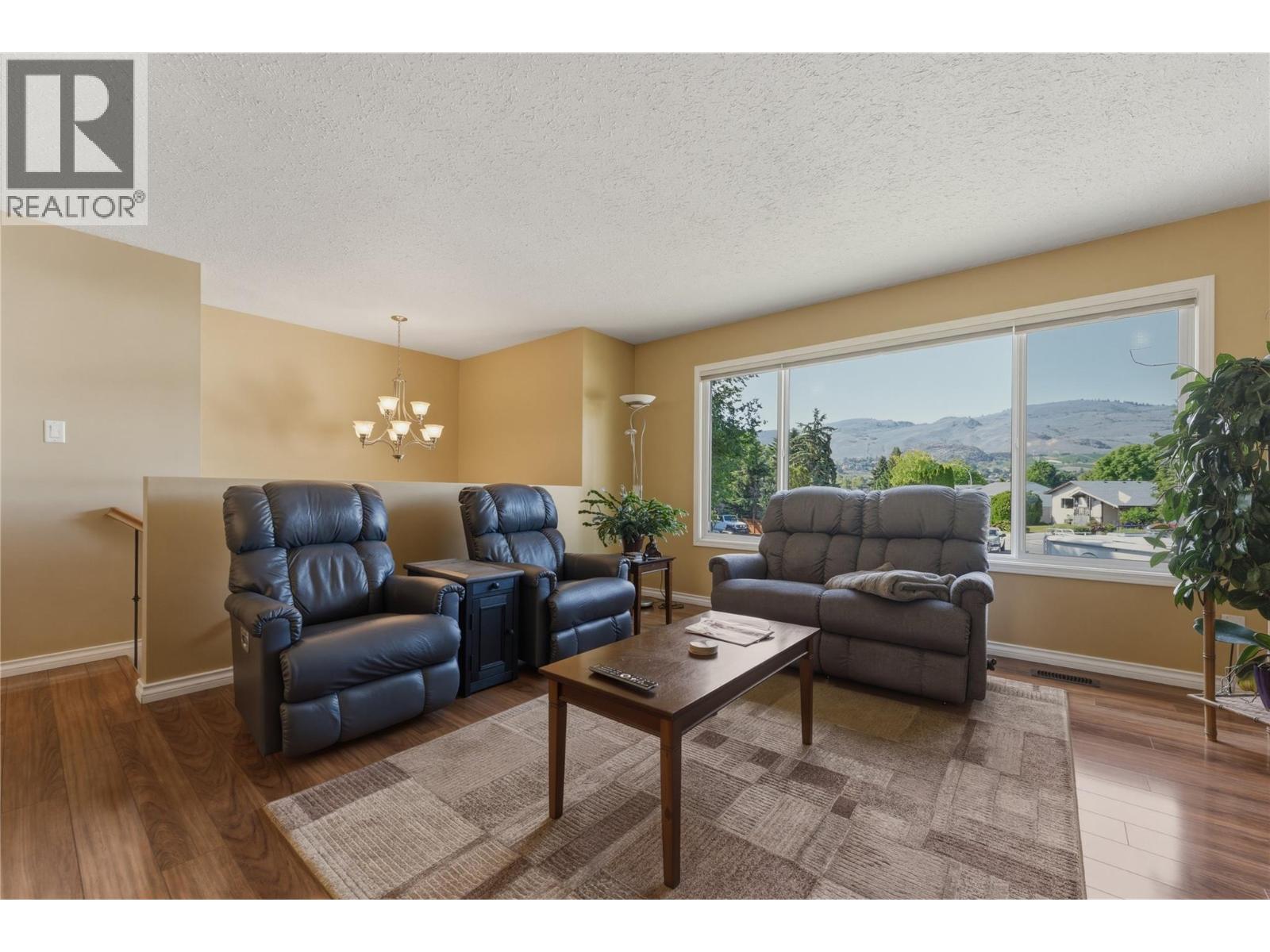 5524 South Vernon Place, Vernon, British Columbia  V1T 8N5 - Photo 8 - 10387956