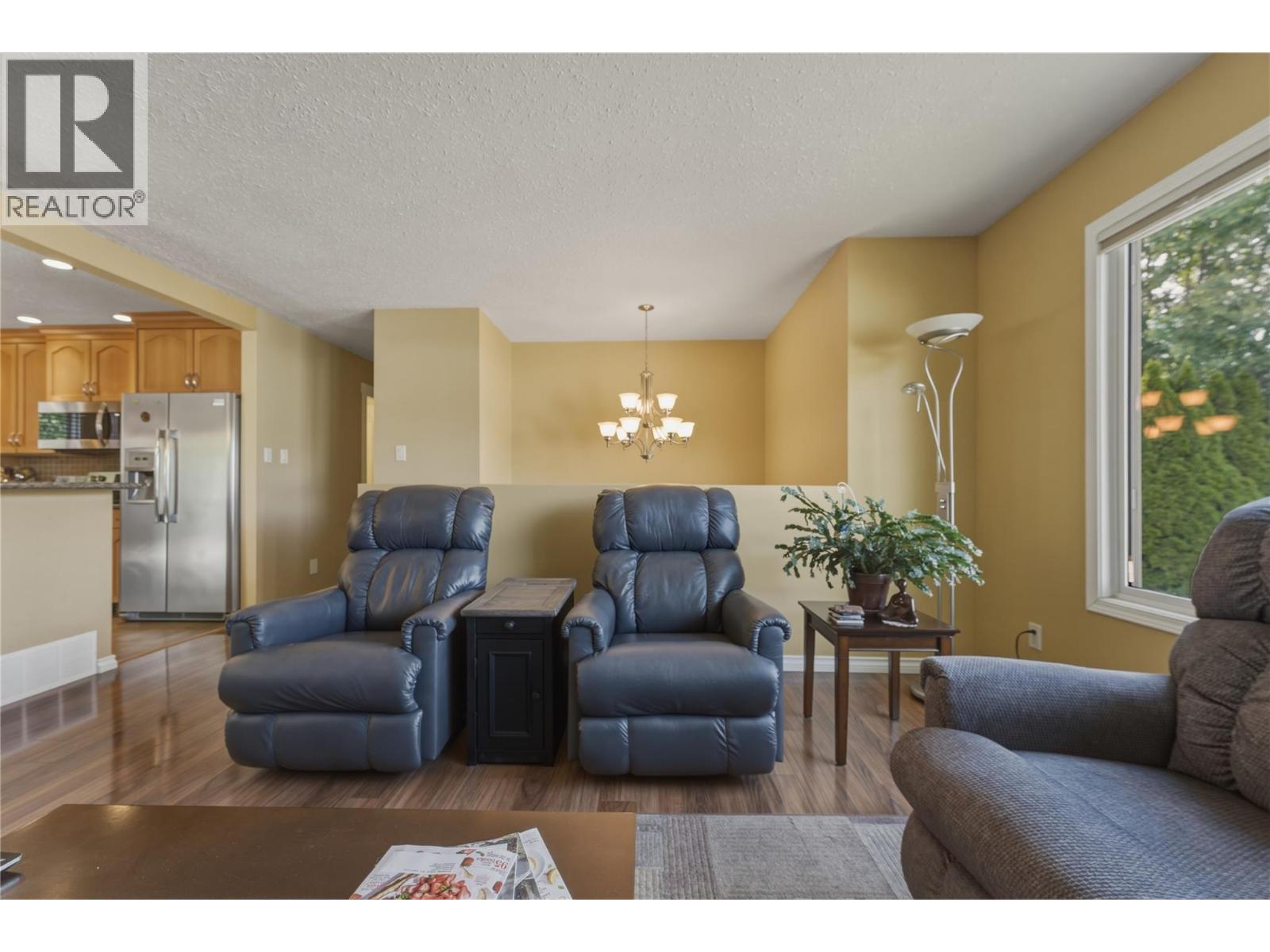5524 South Vernon Place, Vernon, British Columbia  V1T 8N5 - Photo 9 - 10387956