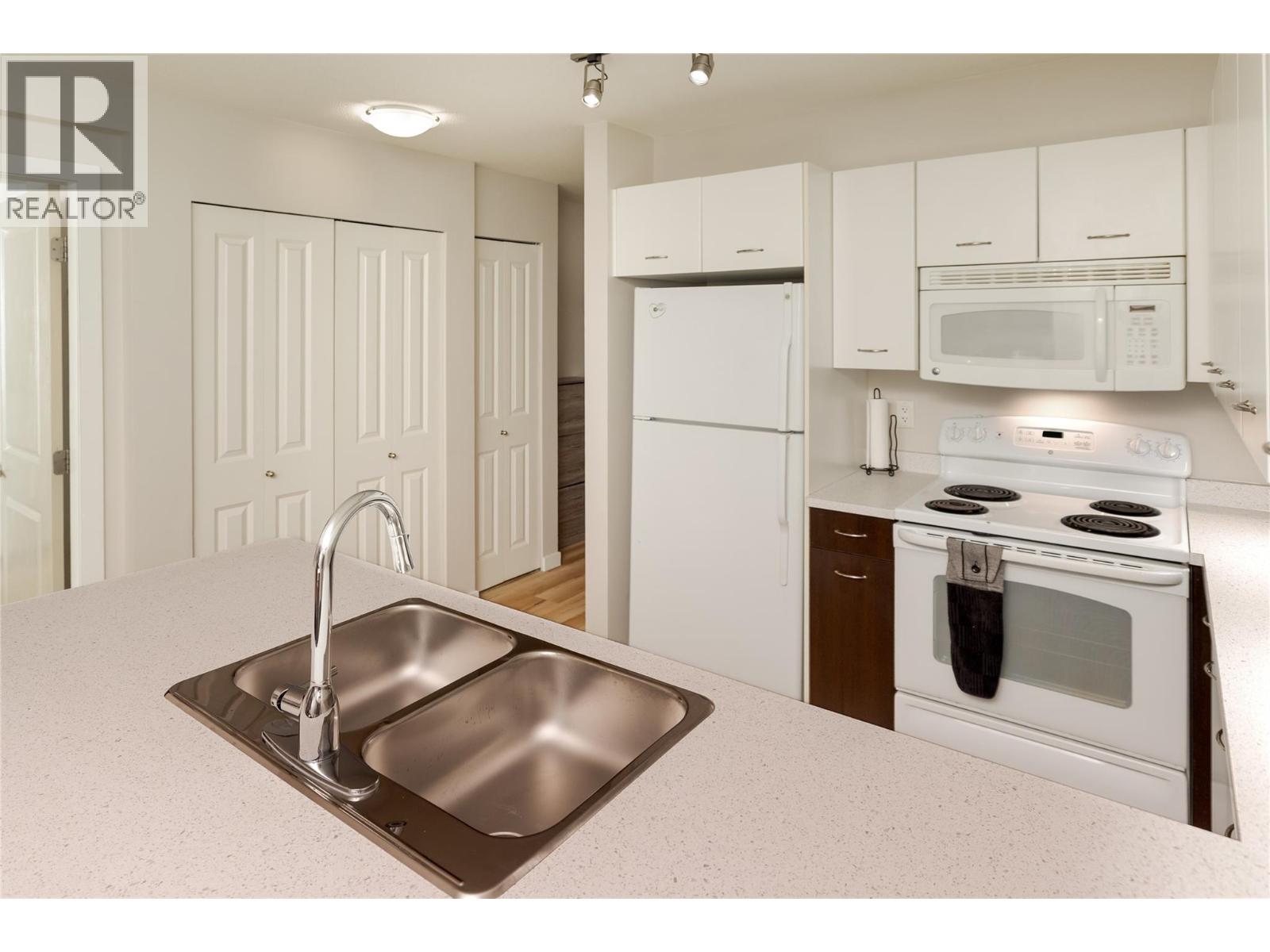 539 Yates Road Unit# 308, Kelowna, British Columbia  V1V 2T8 - Photo 4 - 10389070