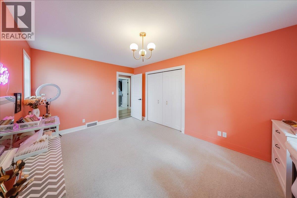 816 Columbia Road, Castlegar, British Columbia  V1N 4K6 - Photo 22 - 10388402